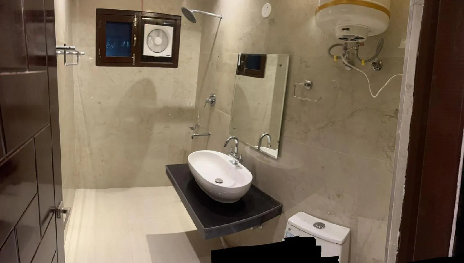 Bathroom in The Divine Oak Golden Leaf