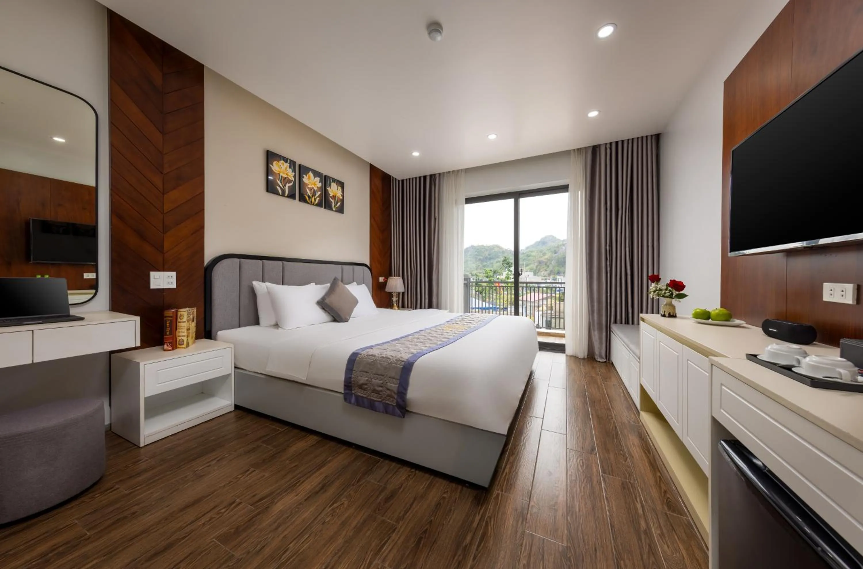 Bed in Cat Ba Seoul 2 Hotel & Apartment