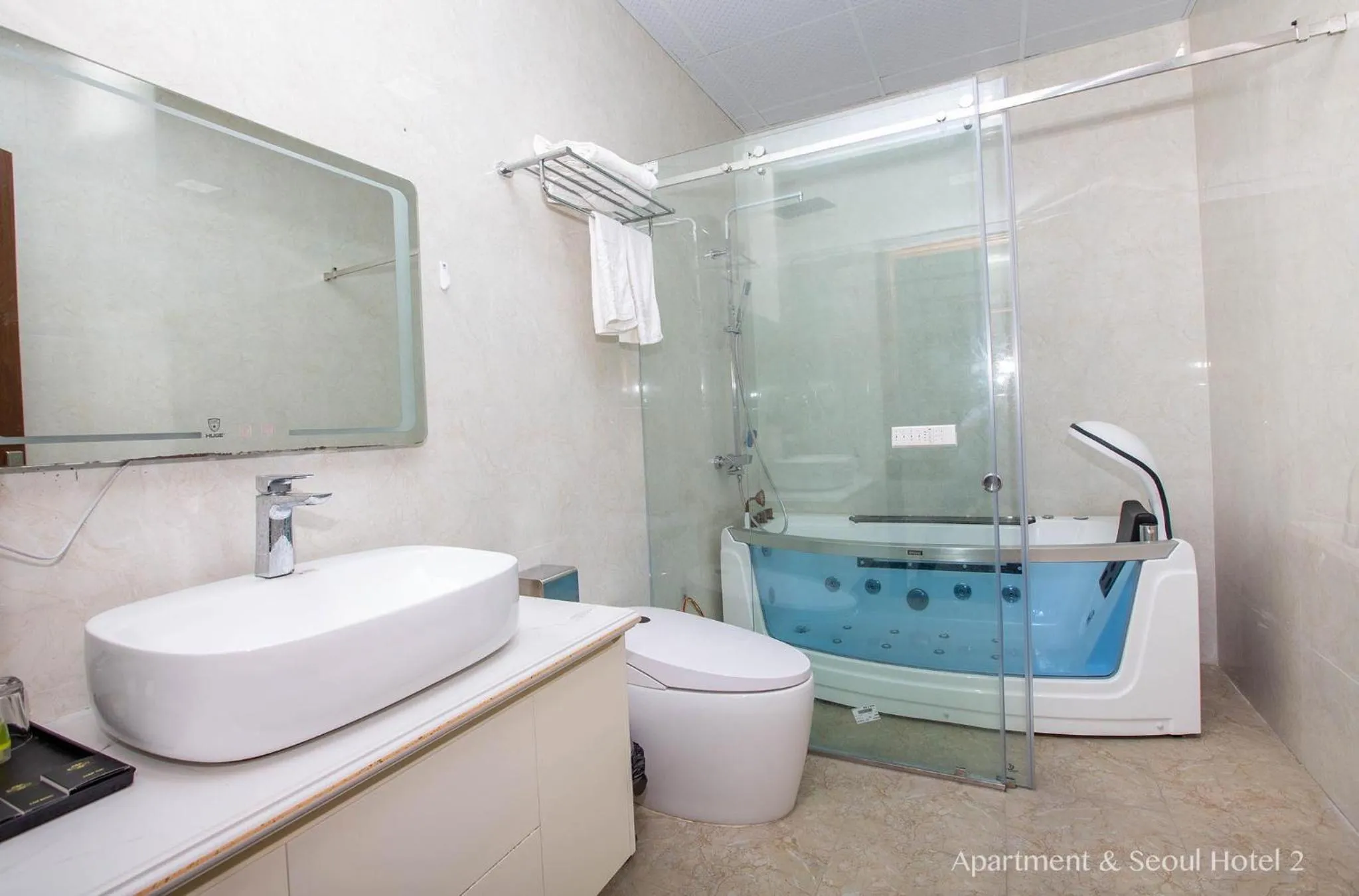 Shower in Cat Ba Seoul 2 Hotel & Apartment