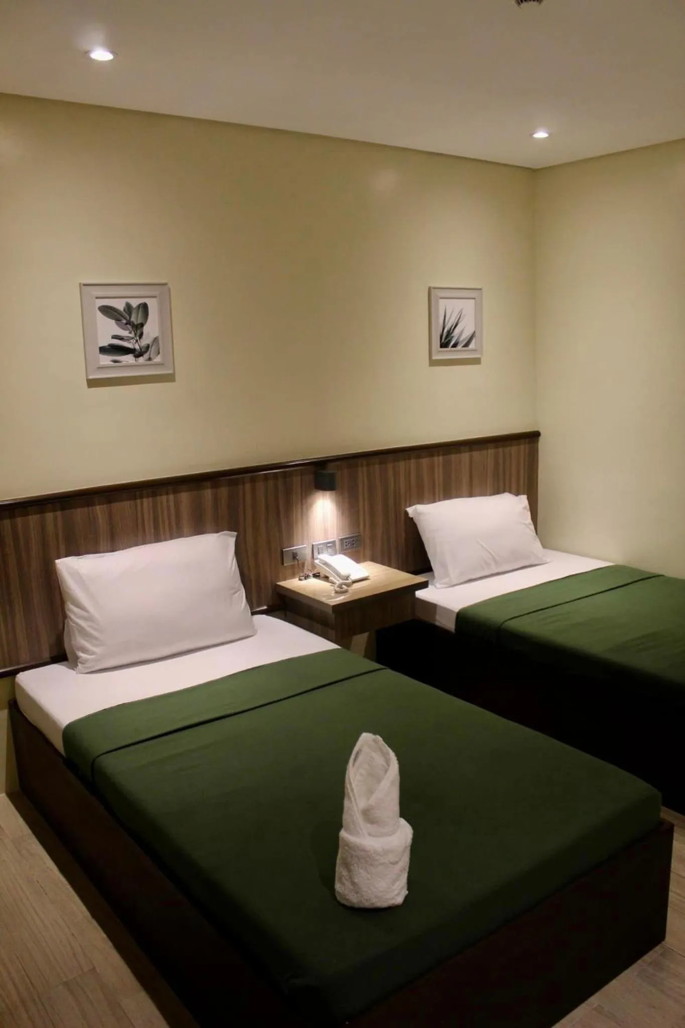 Bed in PILAR MARINA INN