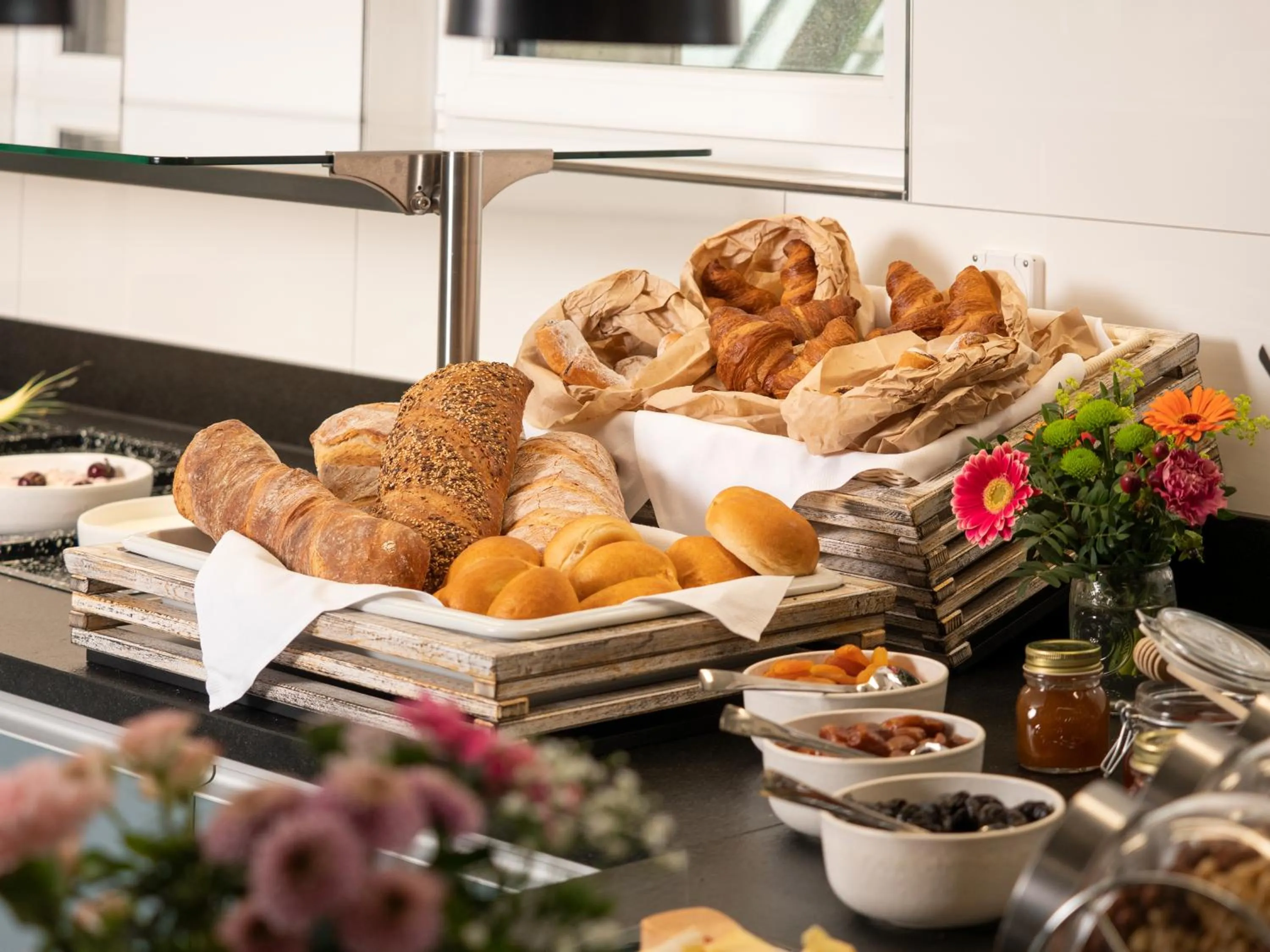 Food and drinks in LMS - La Maison Suisse - Döttingen