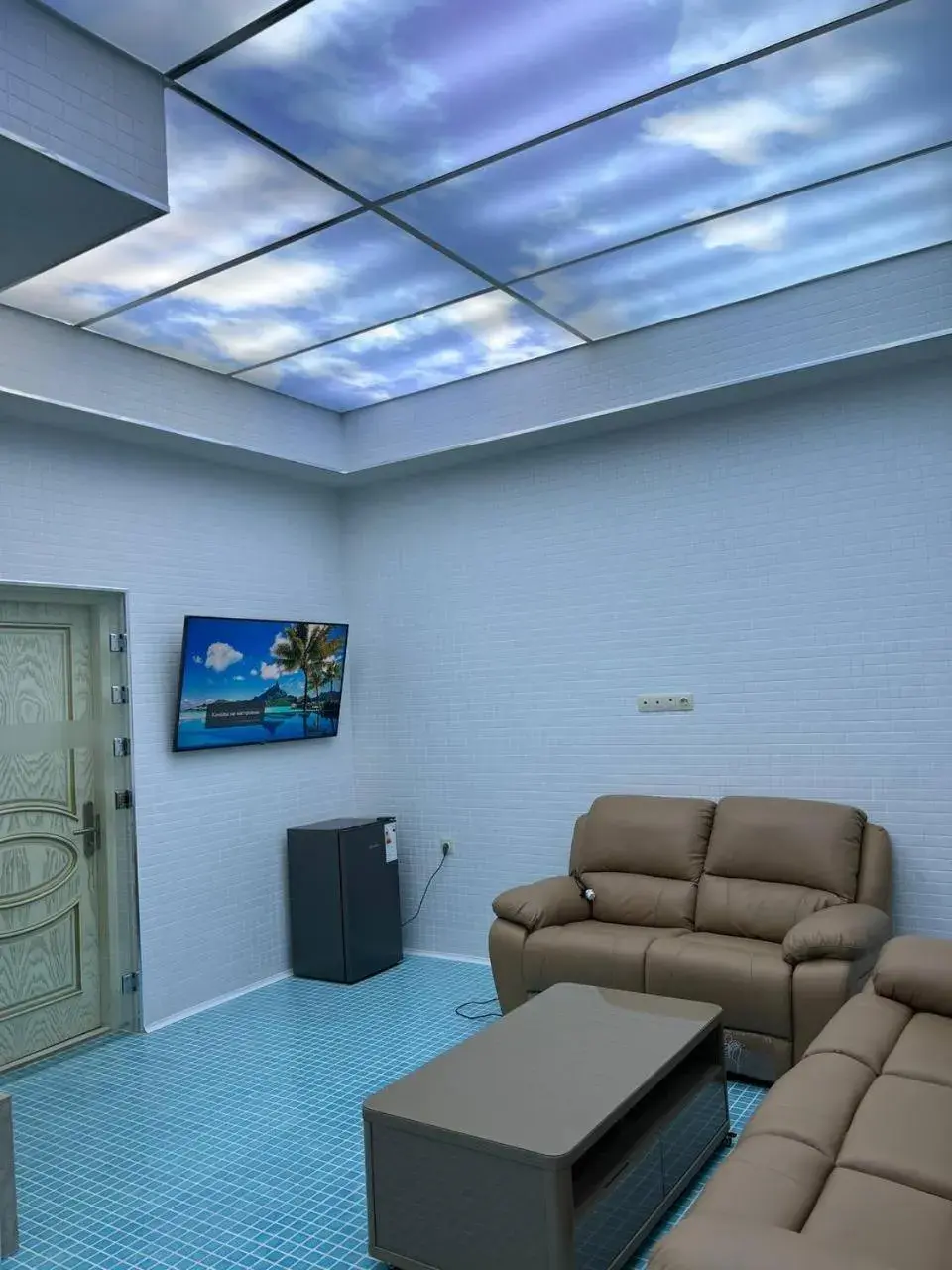 Swimming pool in Golden Samarkand Hotel Swimming pool in Golden Samarkand Hotel