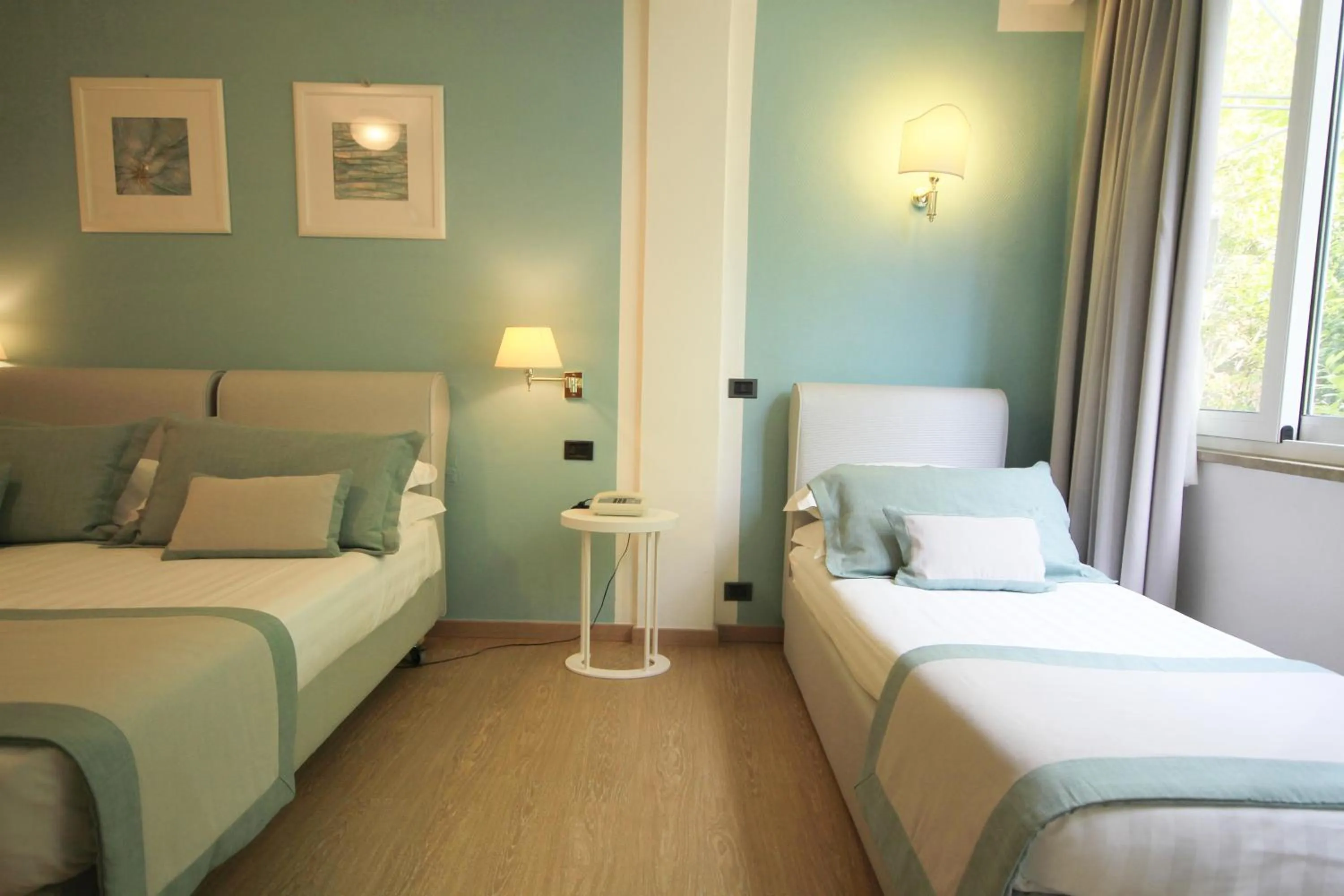 Shower in Raffaelli Park Hotel