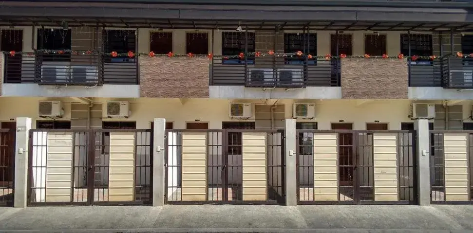 CASA DEL ROQUE CASA DEL ROQUE