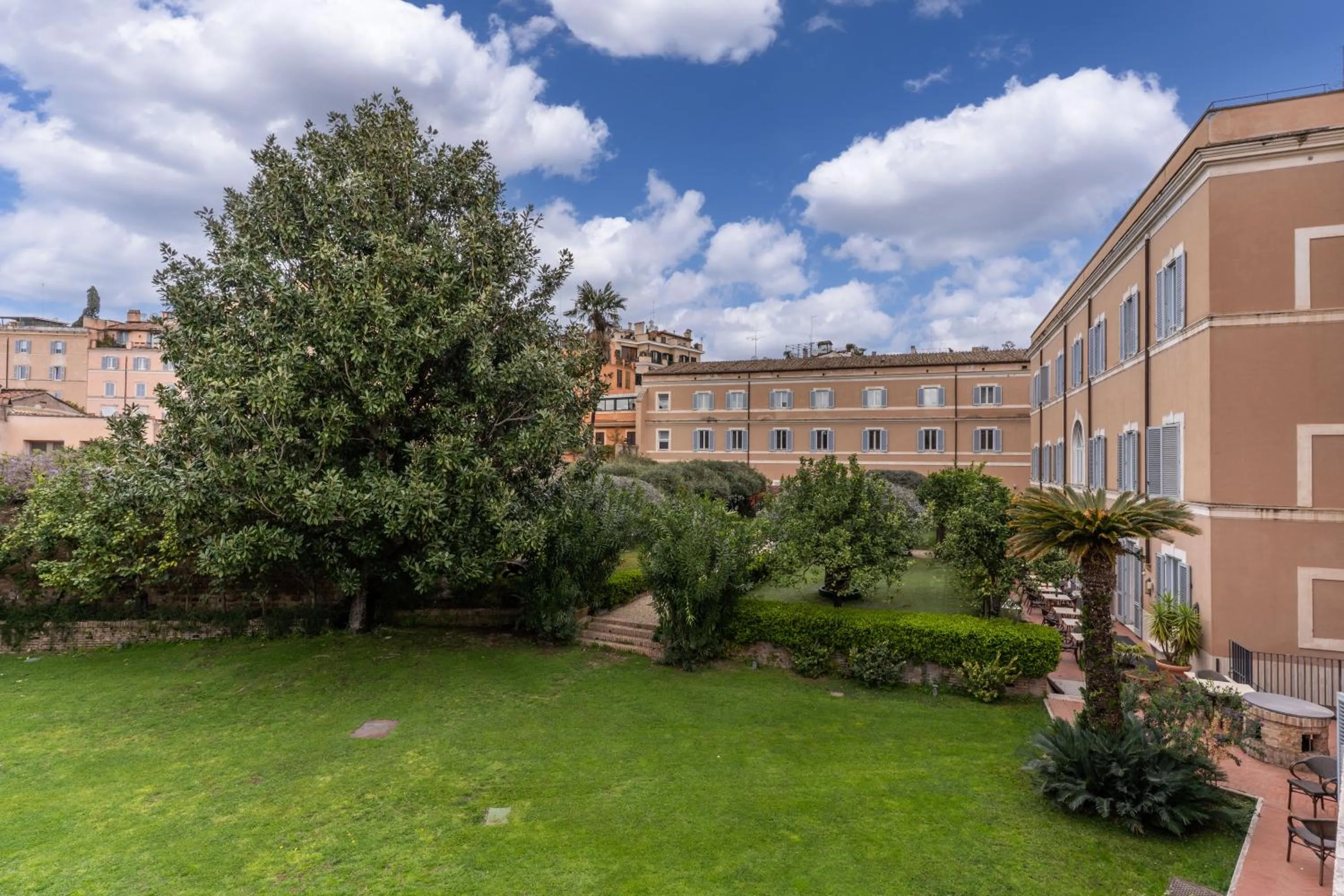 Garden in Kolbe Hotel Rome