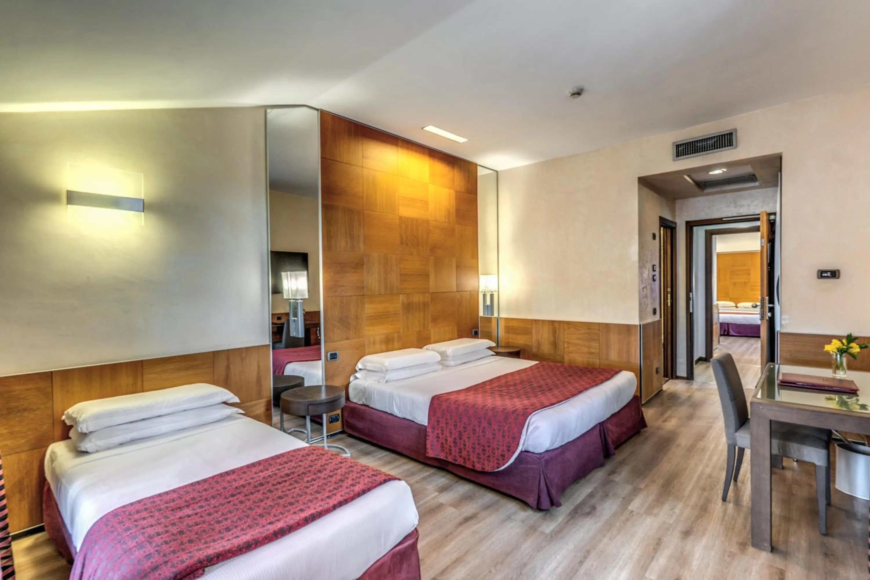 Photo of the whole room, Bed in Kolbe Hotel Rome