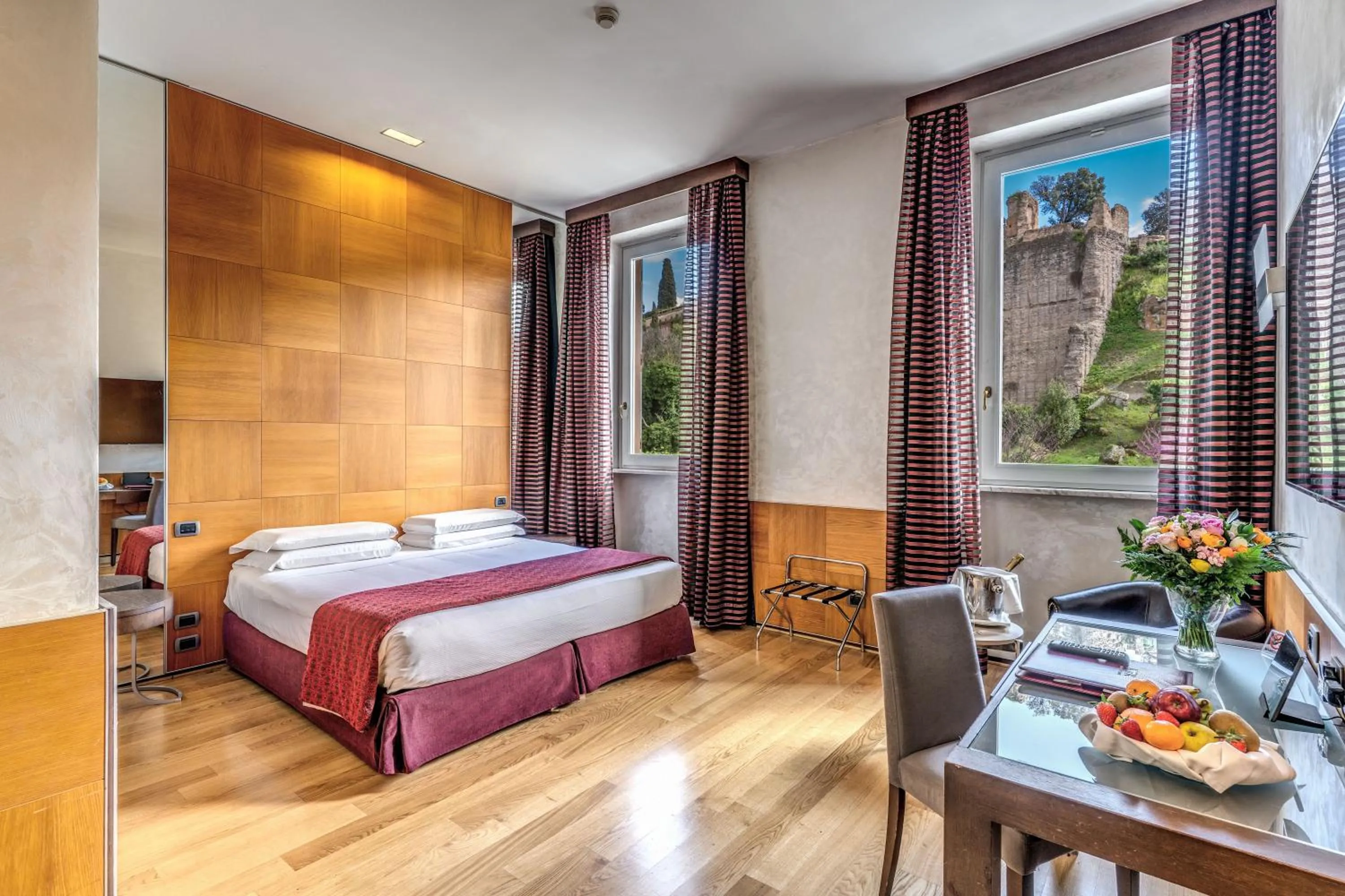 Photo of the whole room, Bed in Kolbe Hotel Rome