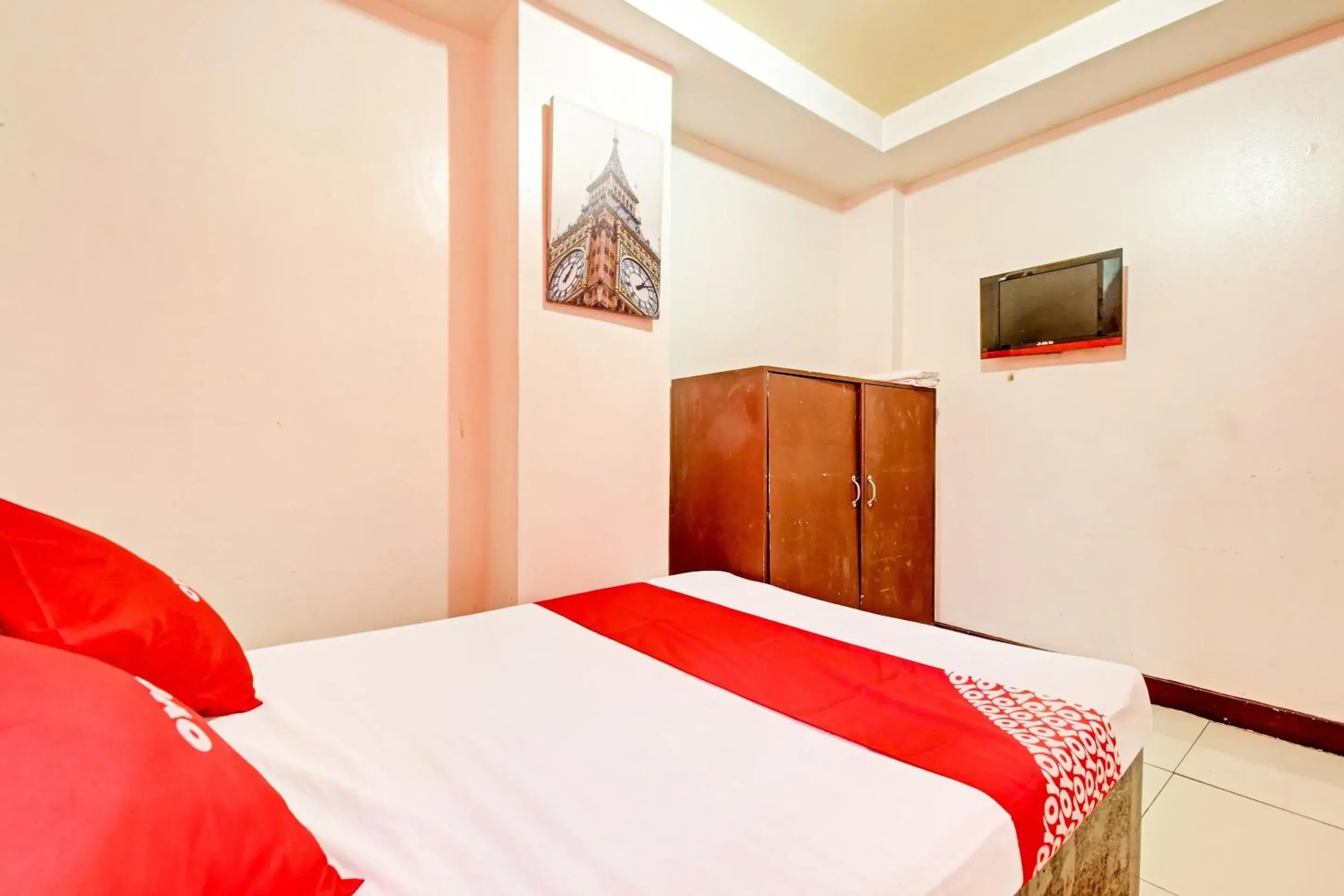 Standard Double Room in OYO 894 Cosmo Hotel P Campa Manila Standard Double Room in OYO 894 Cosmo Hotel P Campa Manila