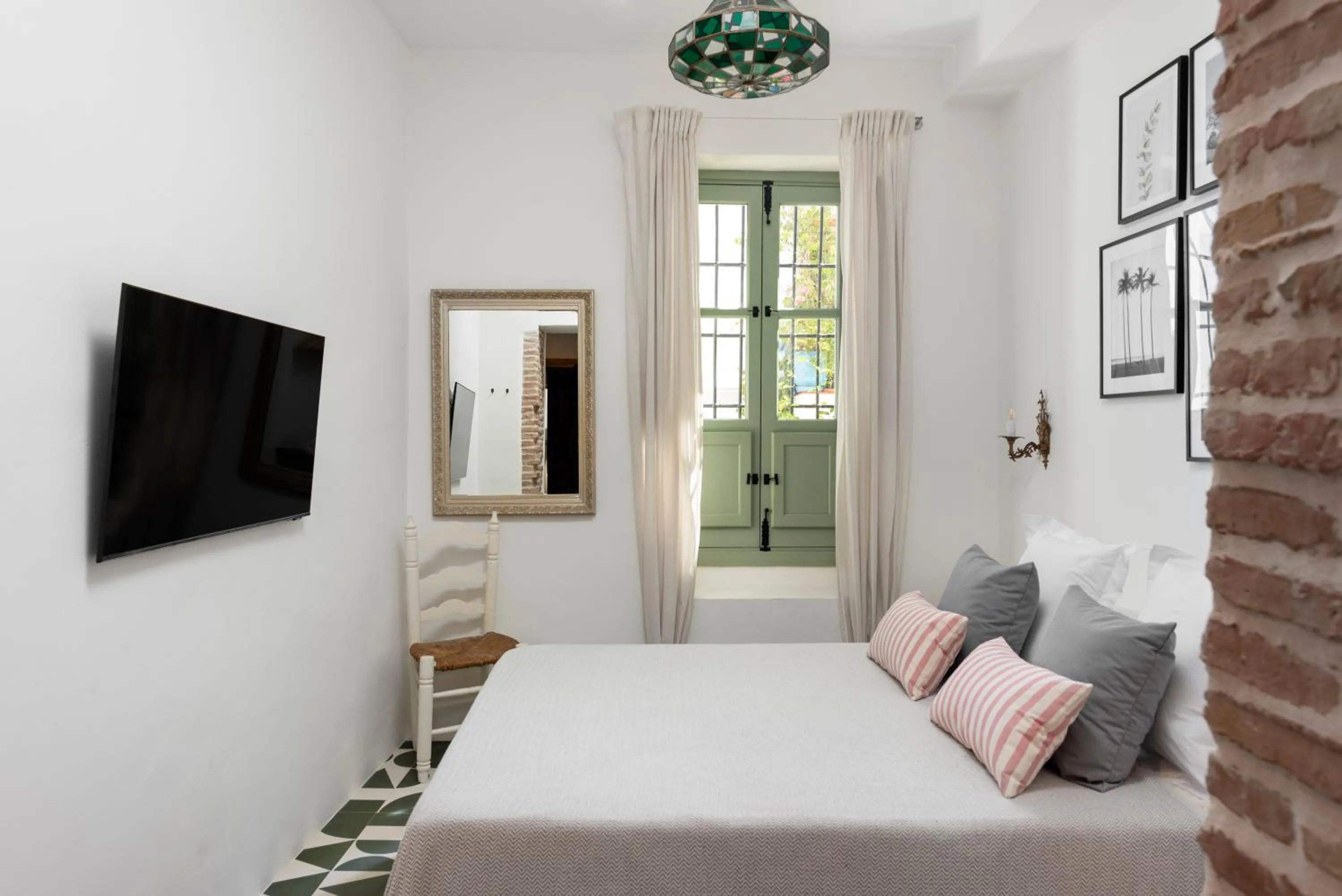Bedroom, Bed in La AMARA Farah - en el casco antiguo de Frigiliana
