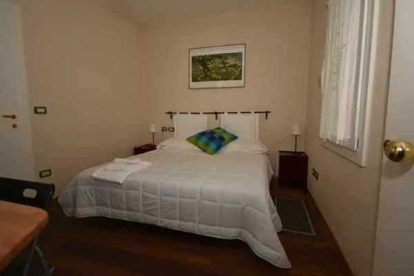 Photo of the whole room, Bed in Terantiga