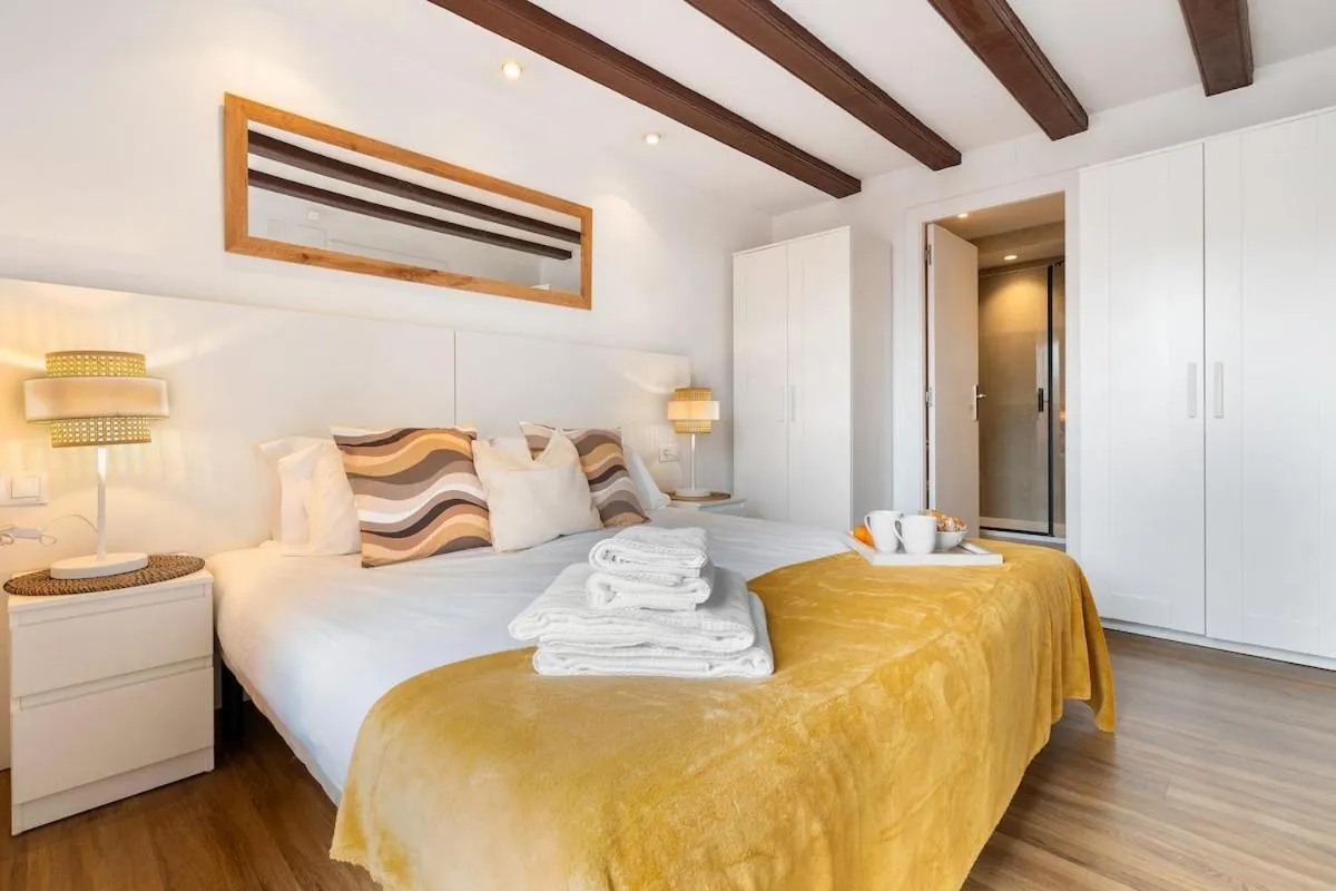 Bed in Lodging Apartments Liceu G1