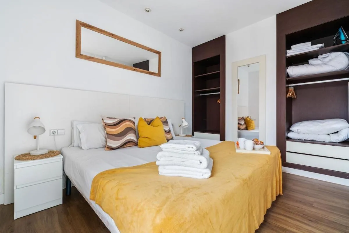 Bed in Lodging Apartments Liceu G1