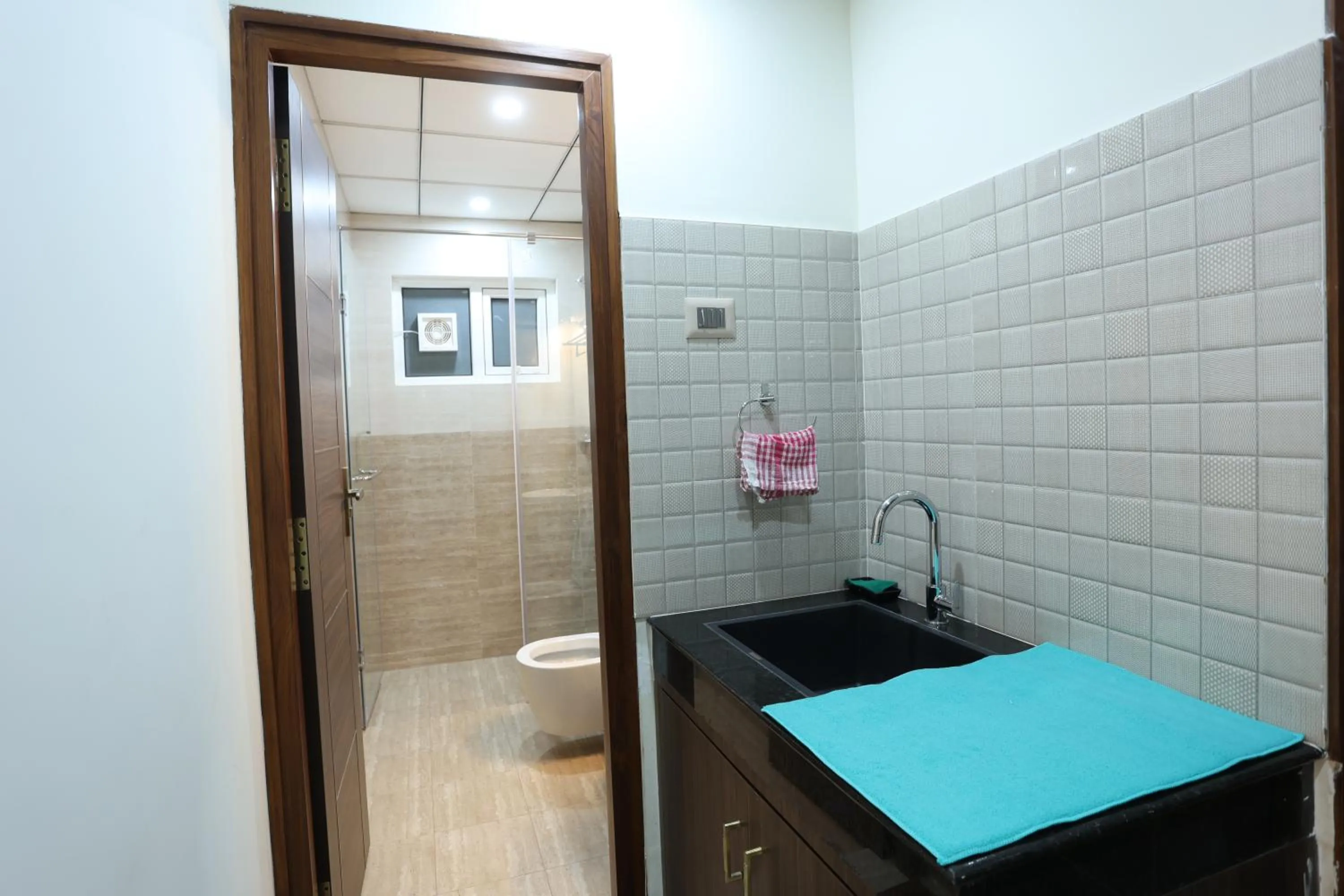 Toilet in Minas Manor