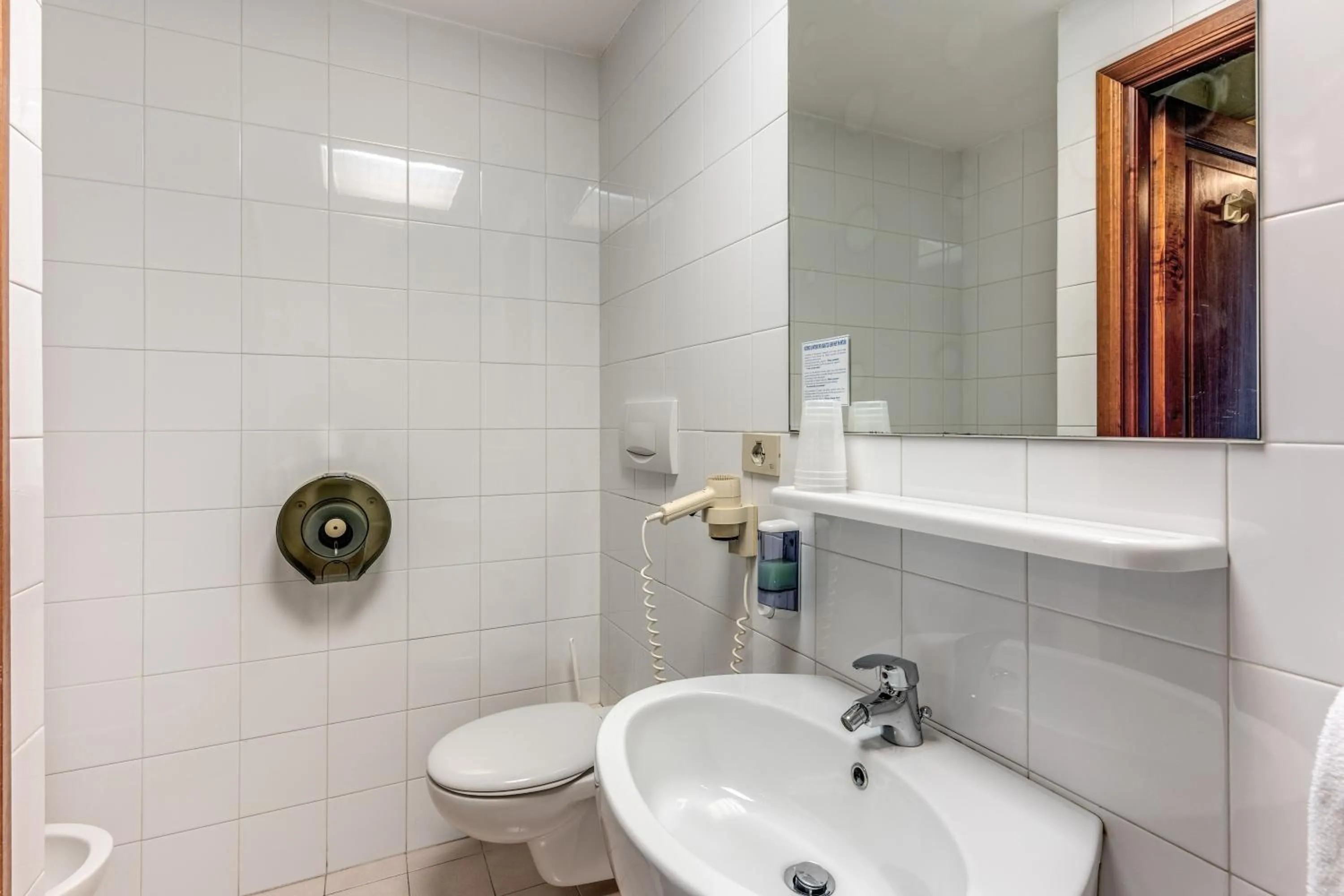 Toilet in Hotel Corona