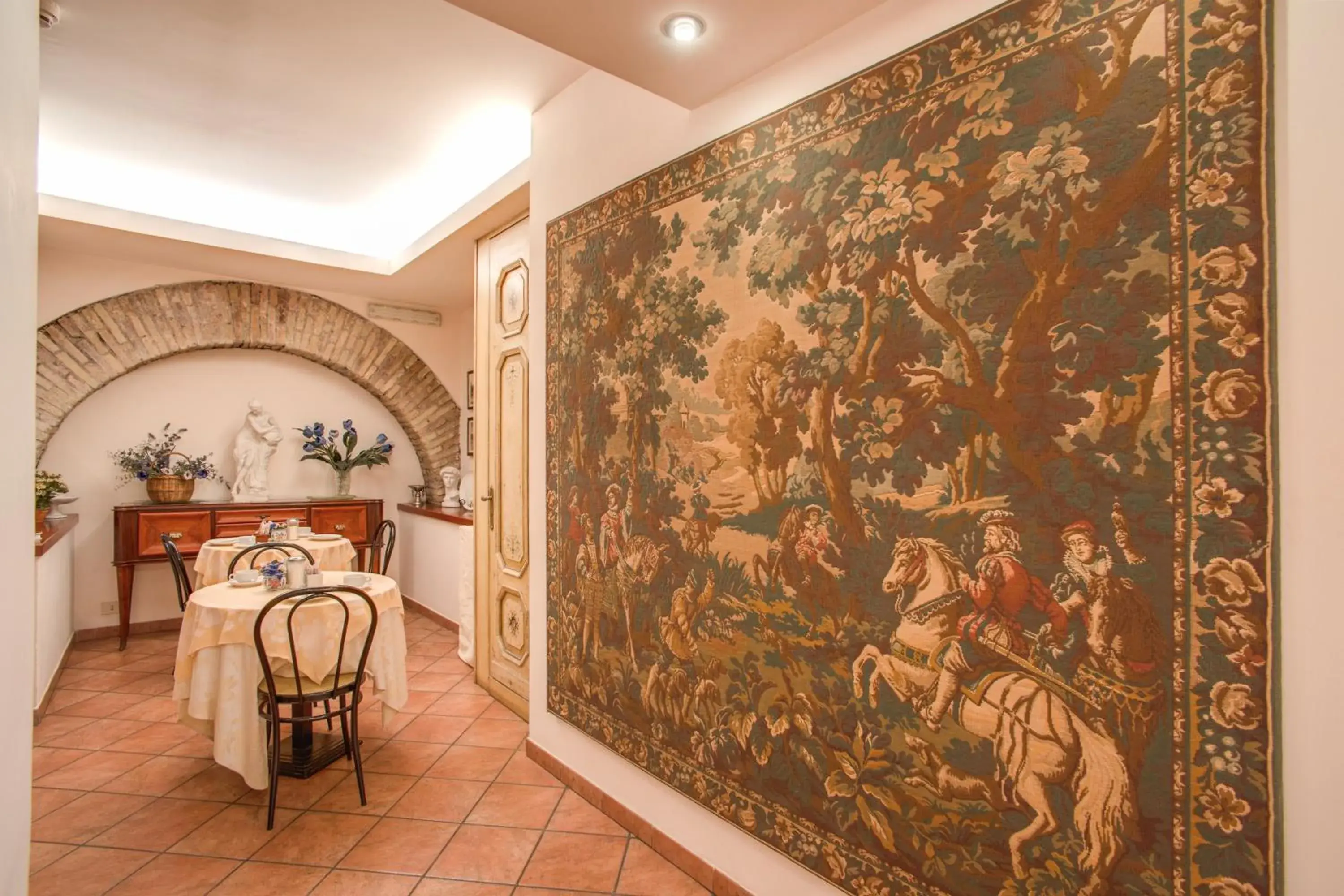 Restaurant/places to eat in Hotel Corona Restaurant/places to eat in Hotel Corona