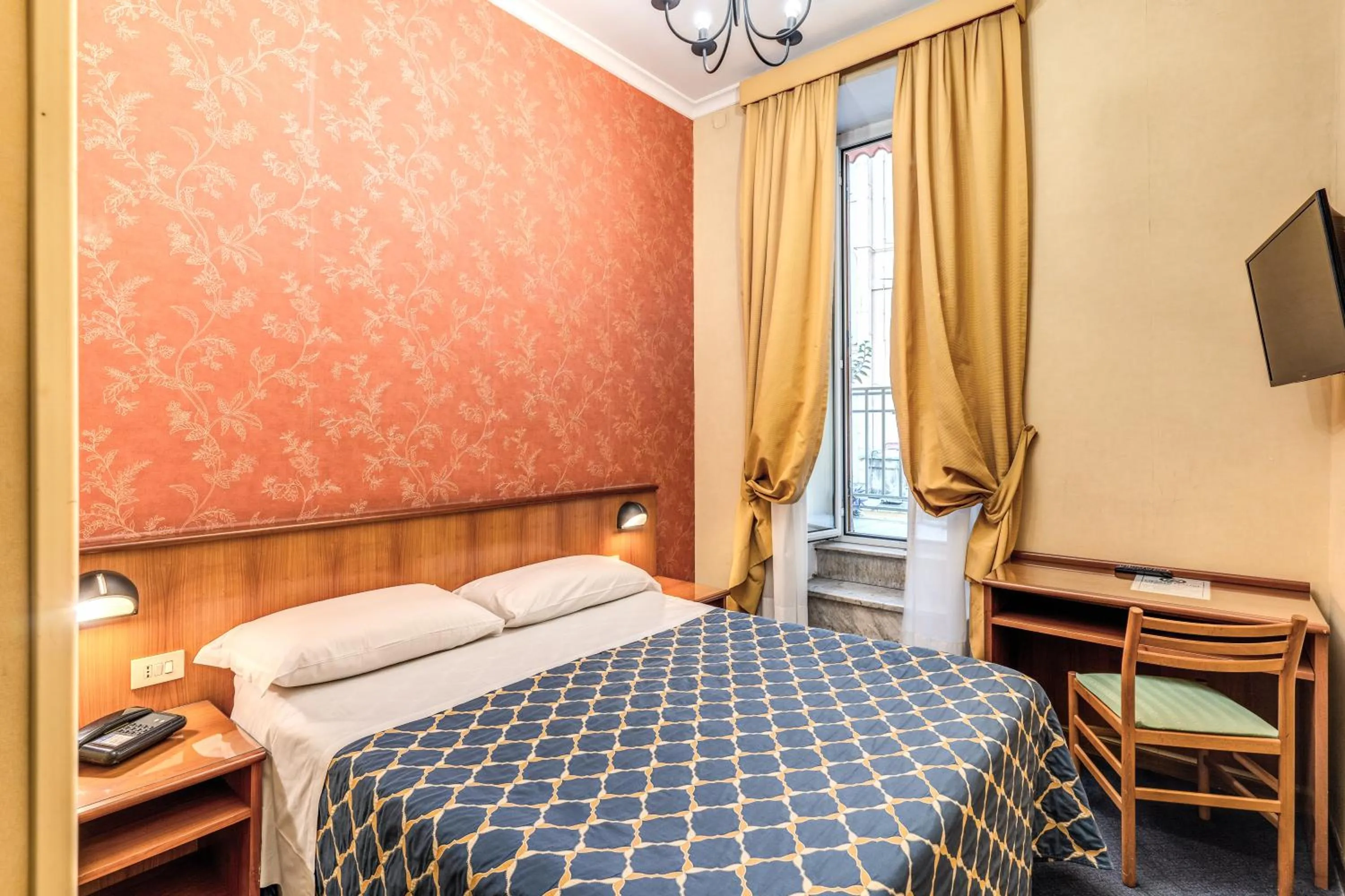 TV and multimedia, Bed in Hotel Corona