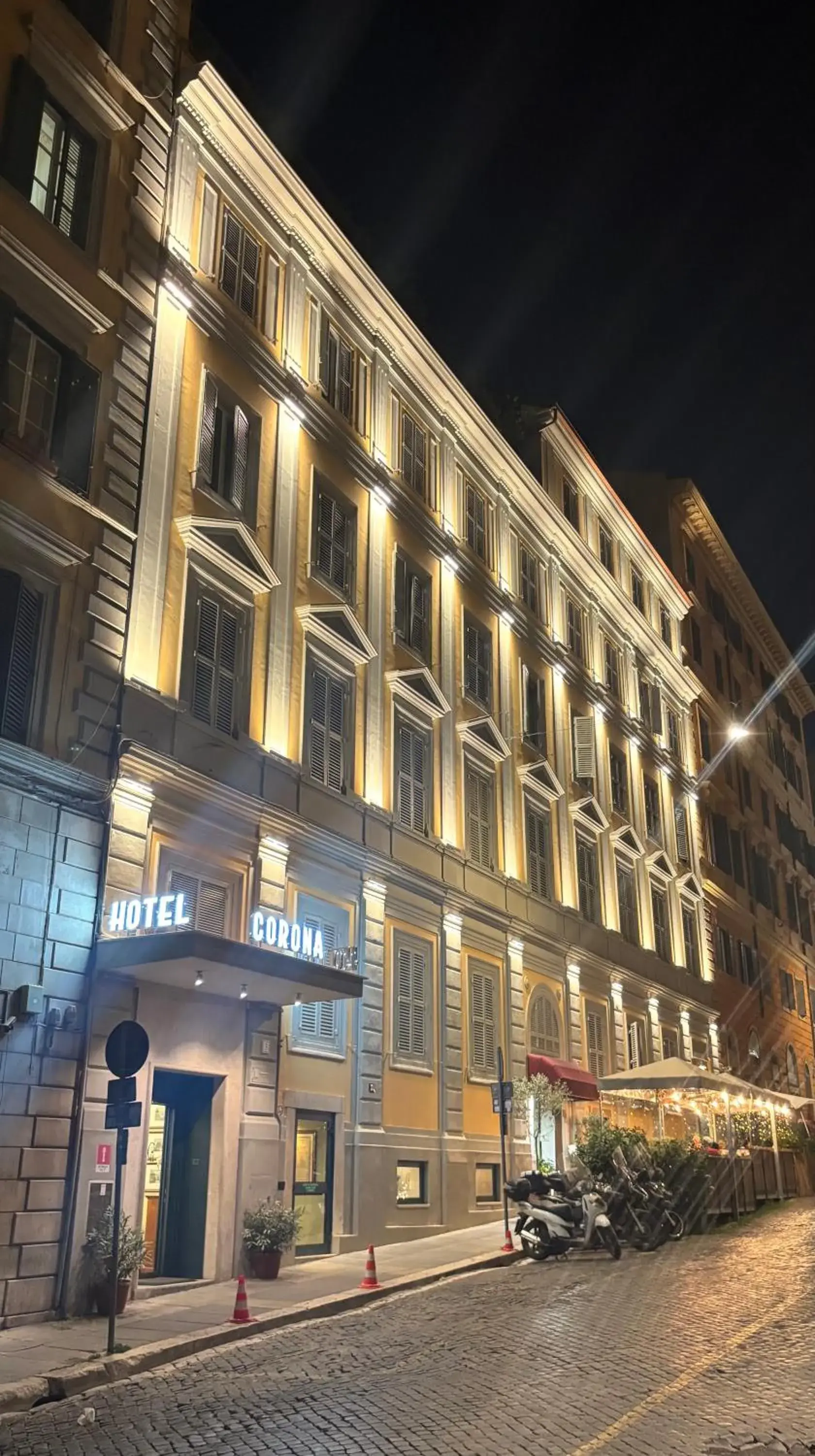 Property building in Hotel Corona Property building in Hotel Corona