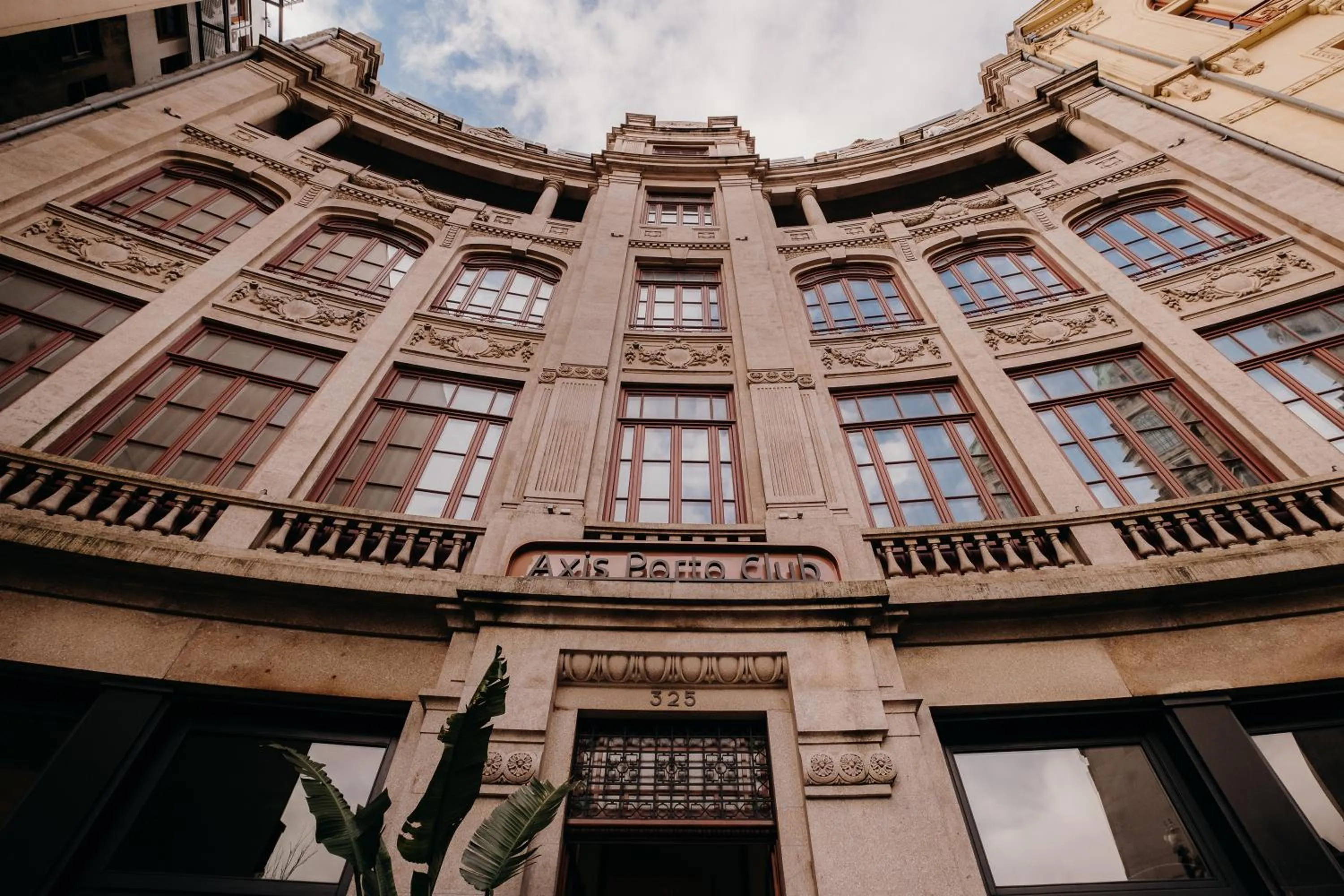 Facade/entrance in Axis Porto Club Aliados