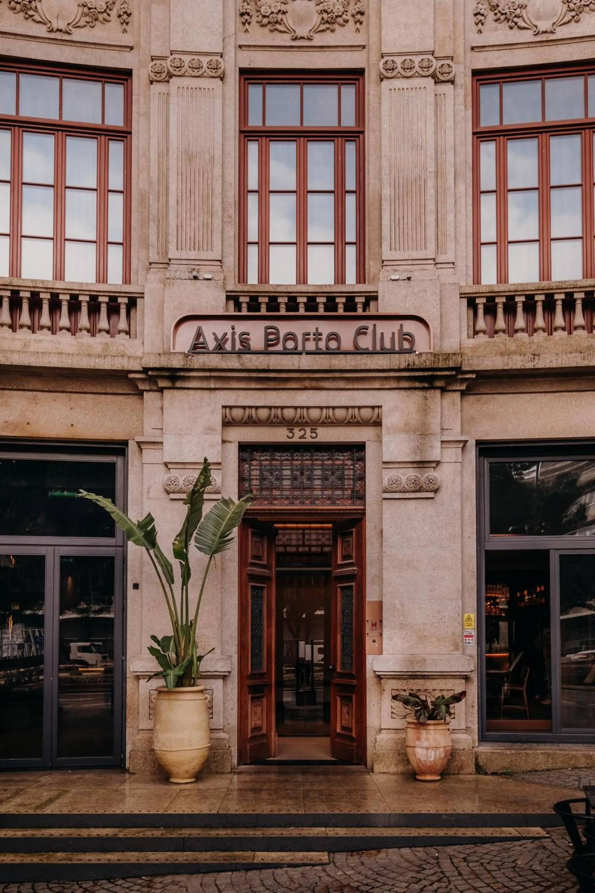 Facade/entrance in Axis Porto Club Aliados