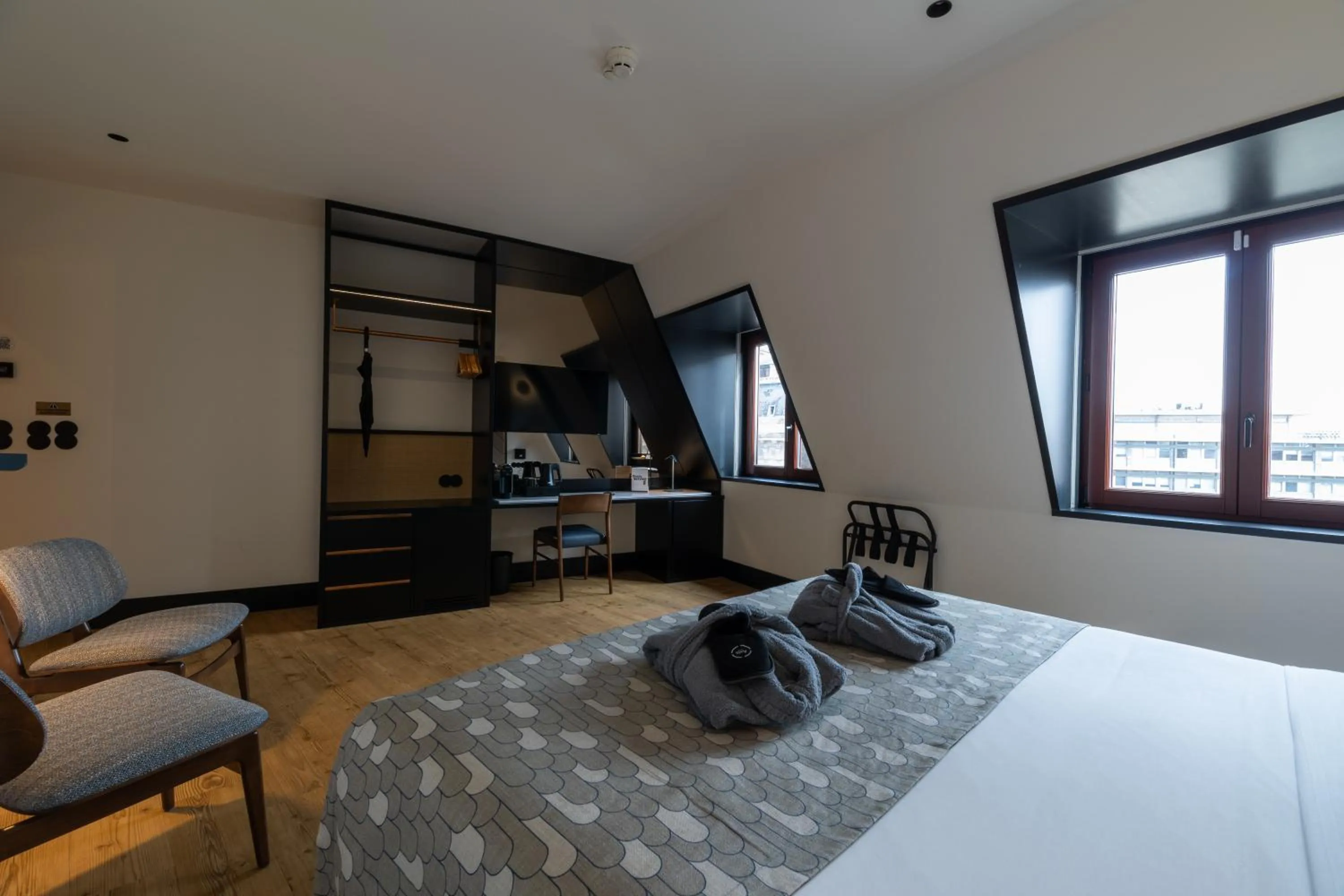 Bed in Axis Porto Club Aliados