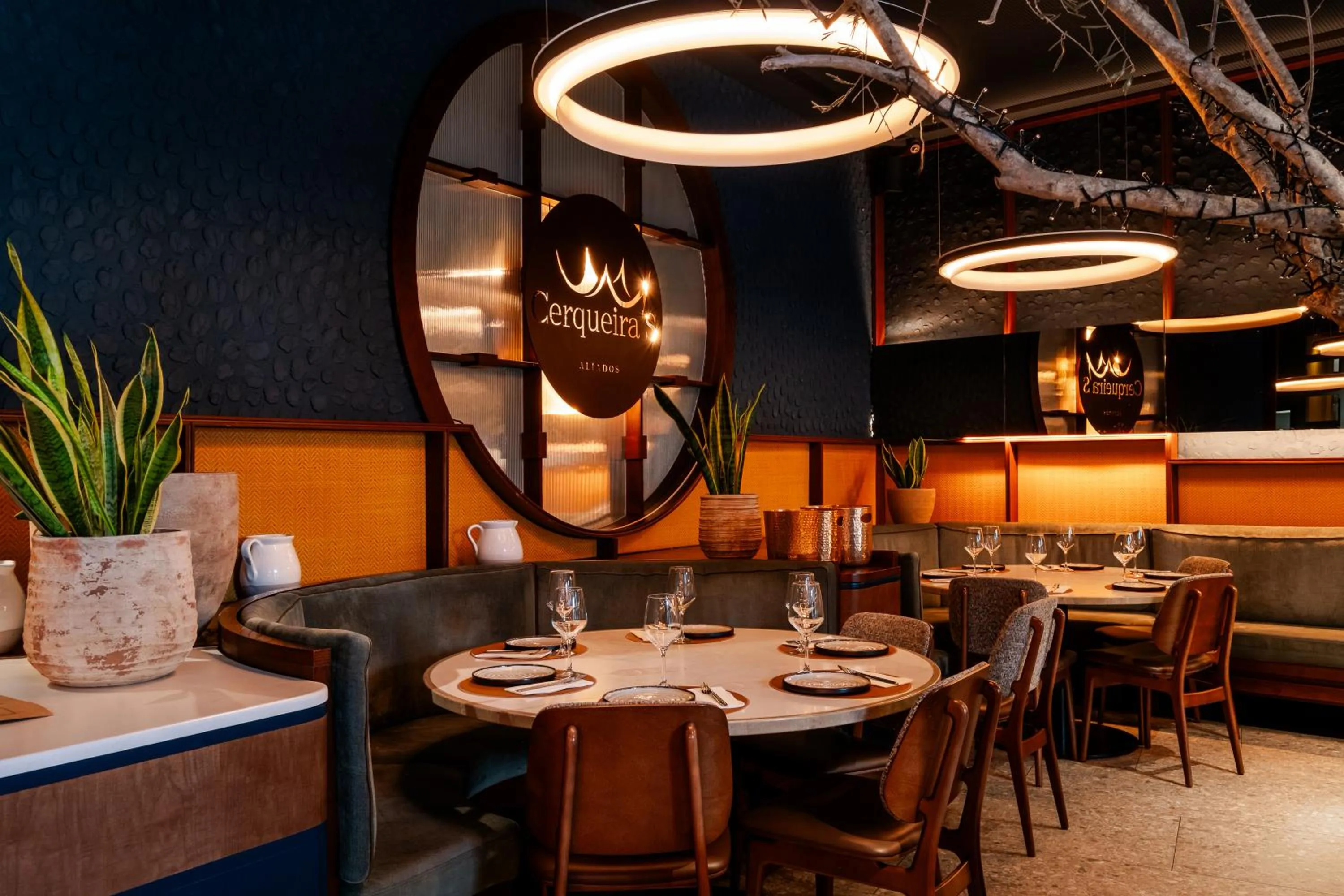 Restaurant/places to eat in Axis Porto Club Aliados