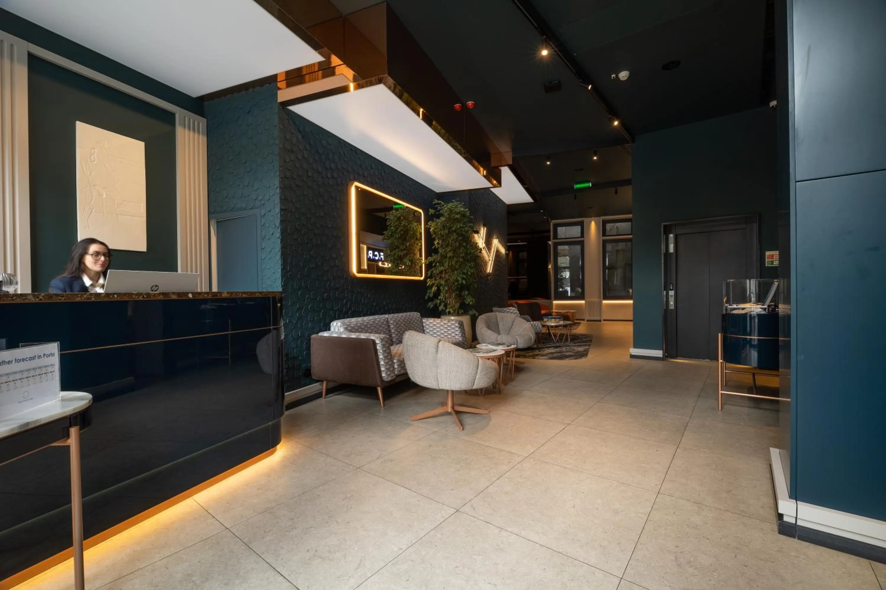 Lounge or bar in Axis Porto Club Aliados