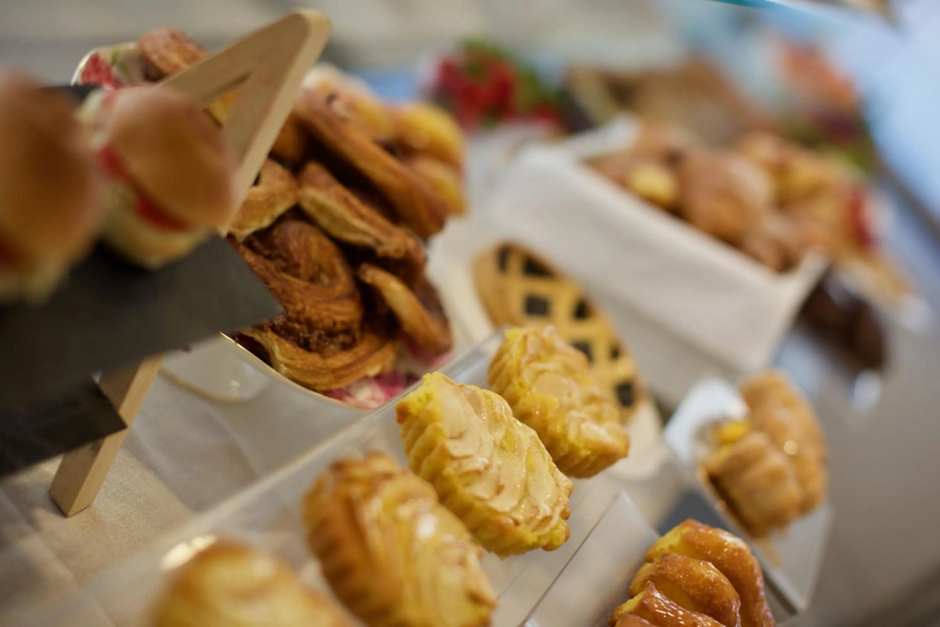 Breakfast in The One Hotel - Designed for Adults - Pet lovers