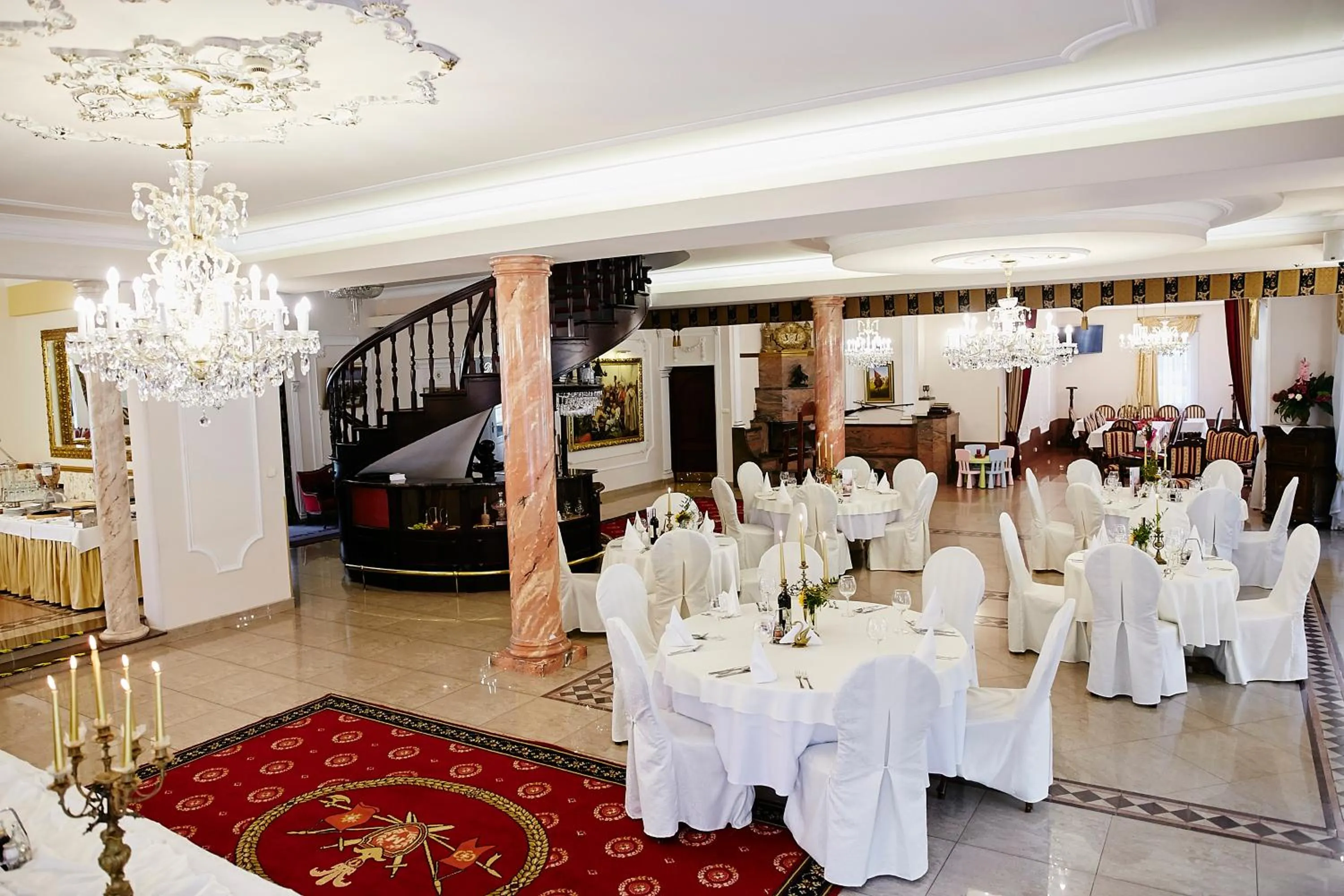 Restaurant/places to eat in Dworek Hetmanski