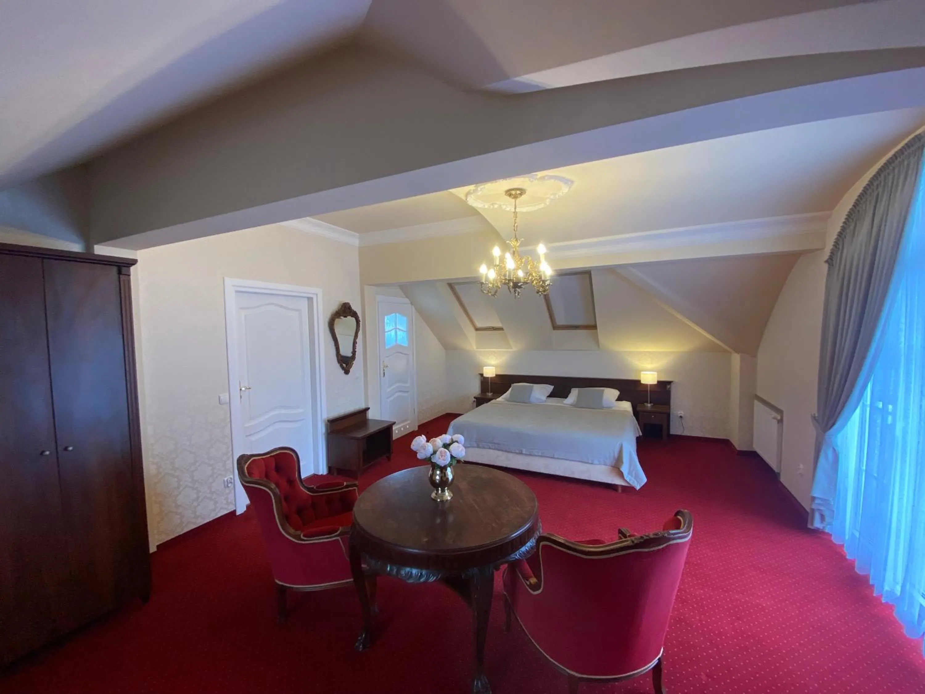 Bed in Dworek Hetmanski