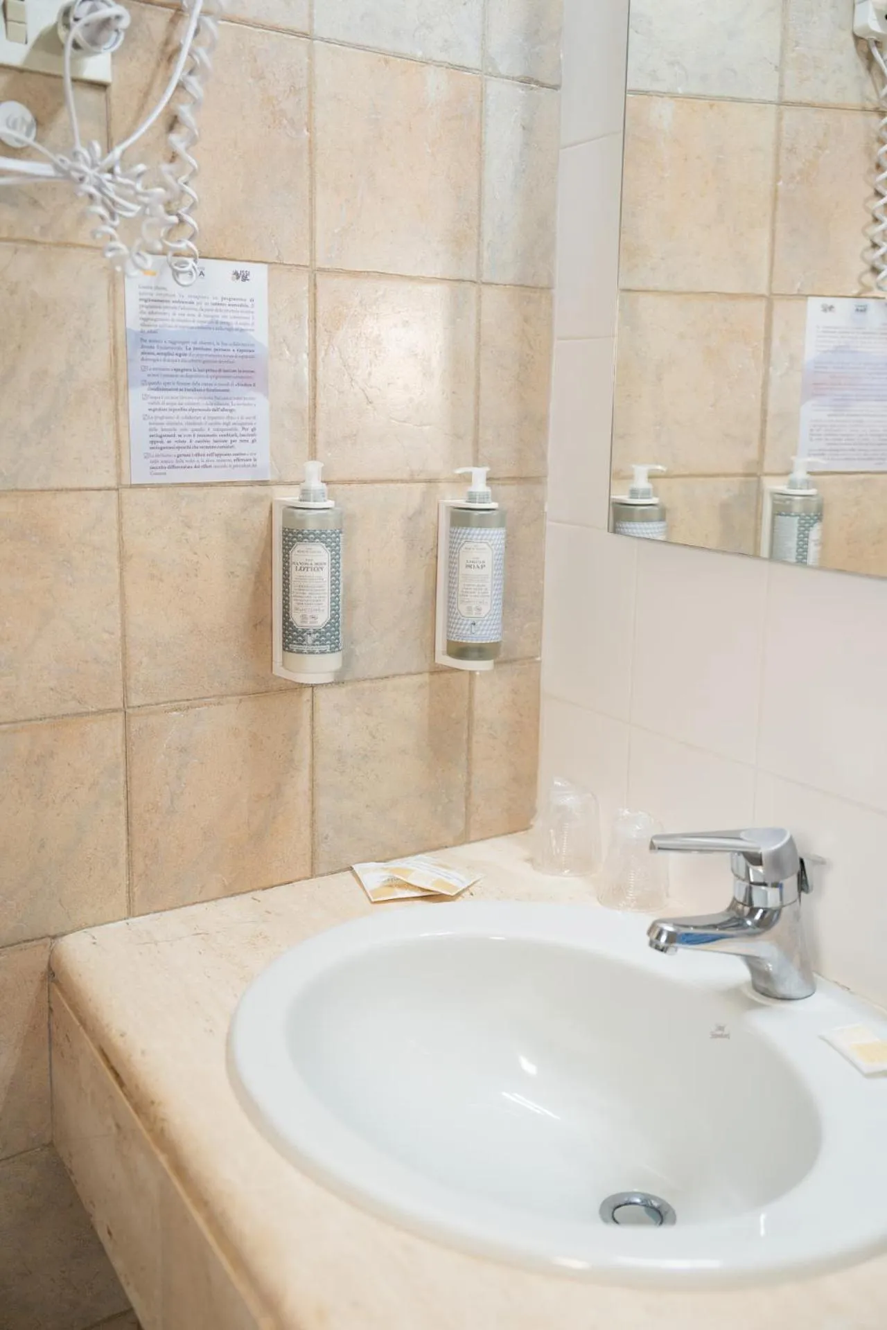 Bathroom in Hotel Ristorante Maga Circe