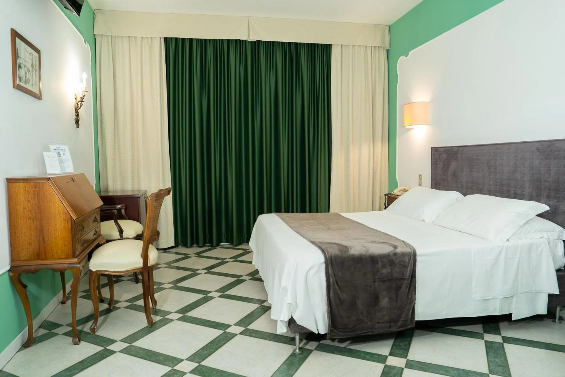 Bedroom, Bed in Hotel Ristorante Maga Circe