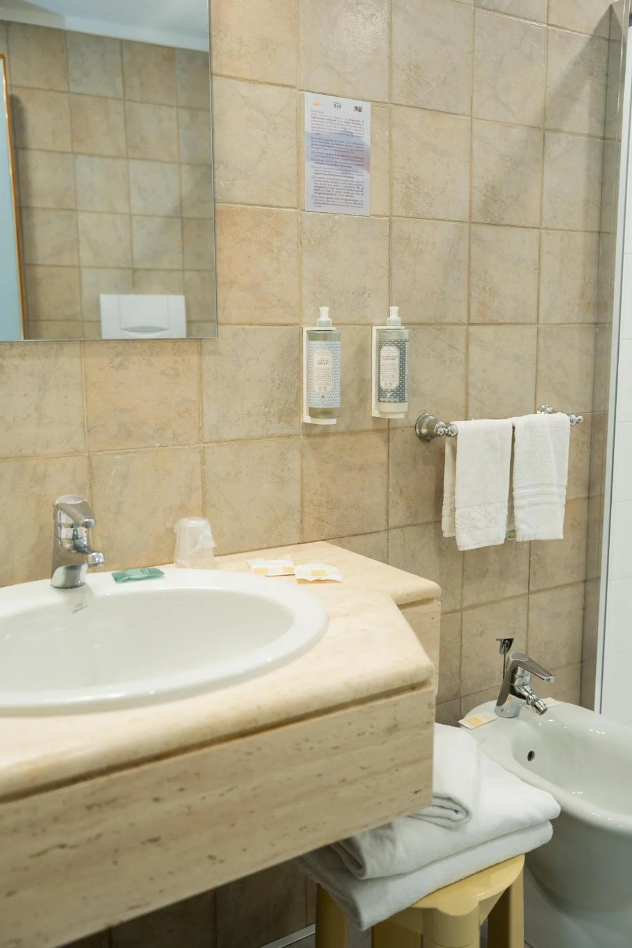 Bathroom in Hotel Ristorante Maga Circe