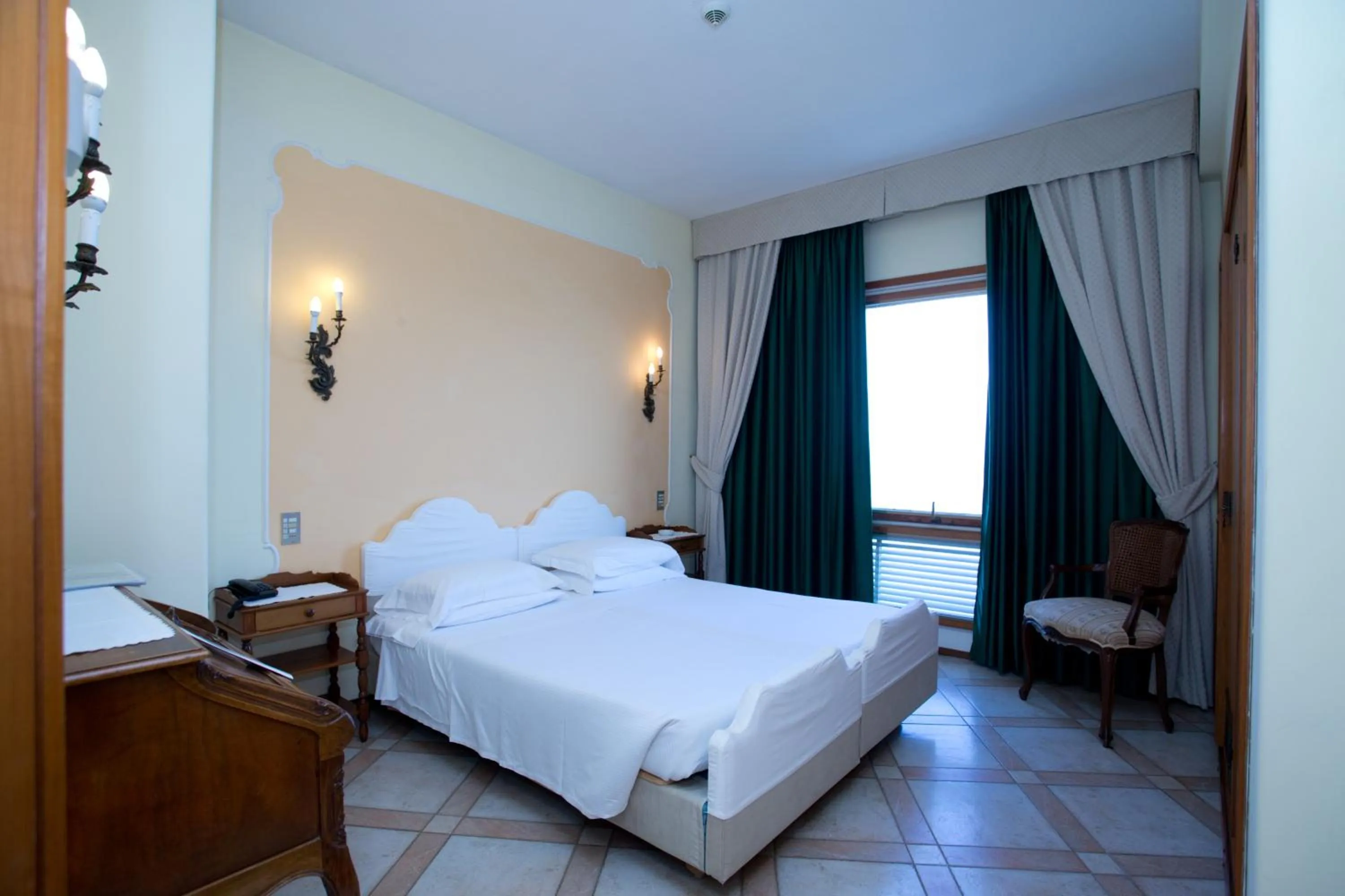 Bed in Hotel Ristorante Maga Circe