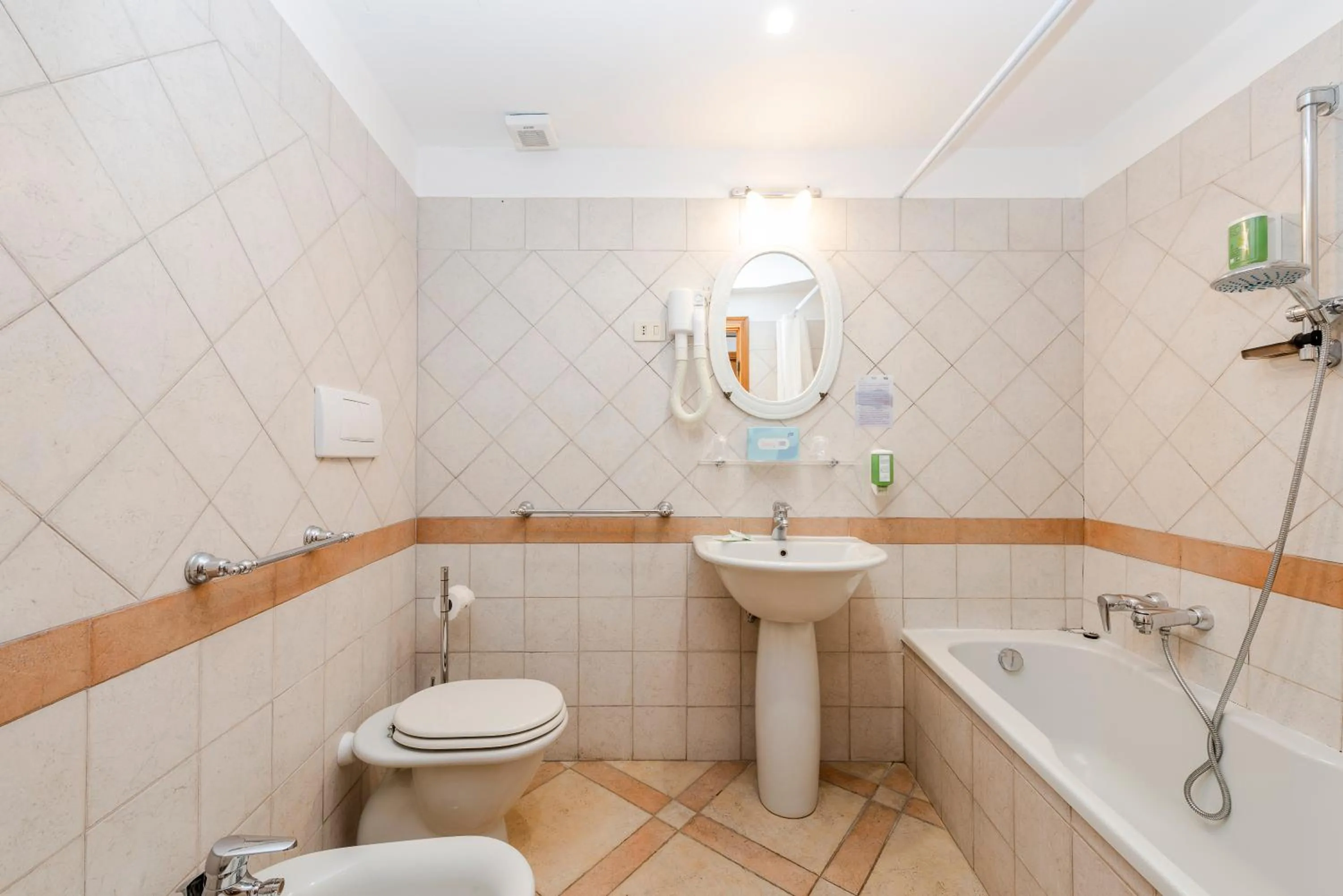 Bathroom in Hotel Ristorante Maga Circe