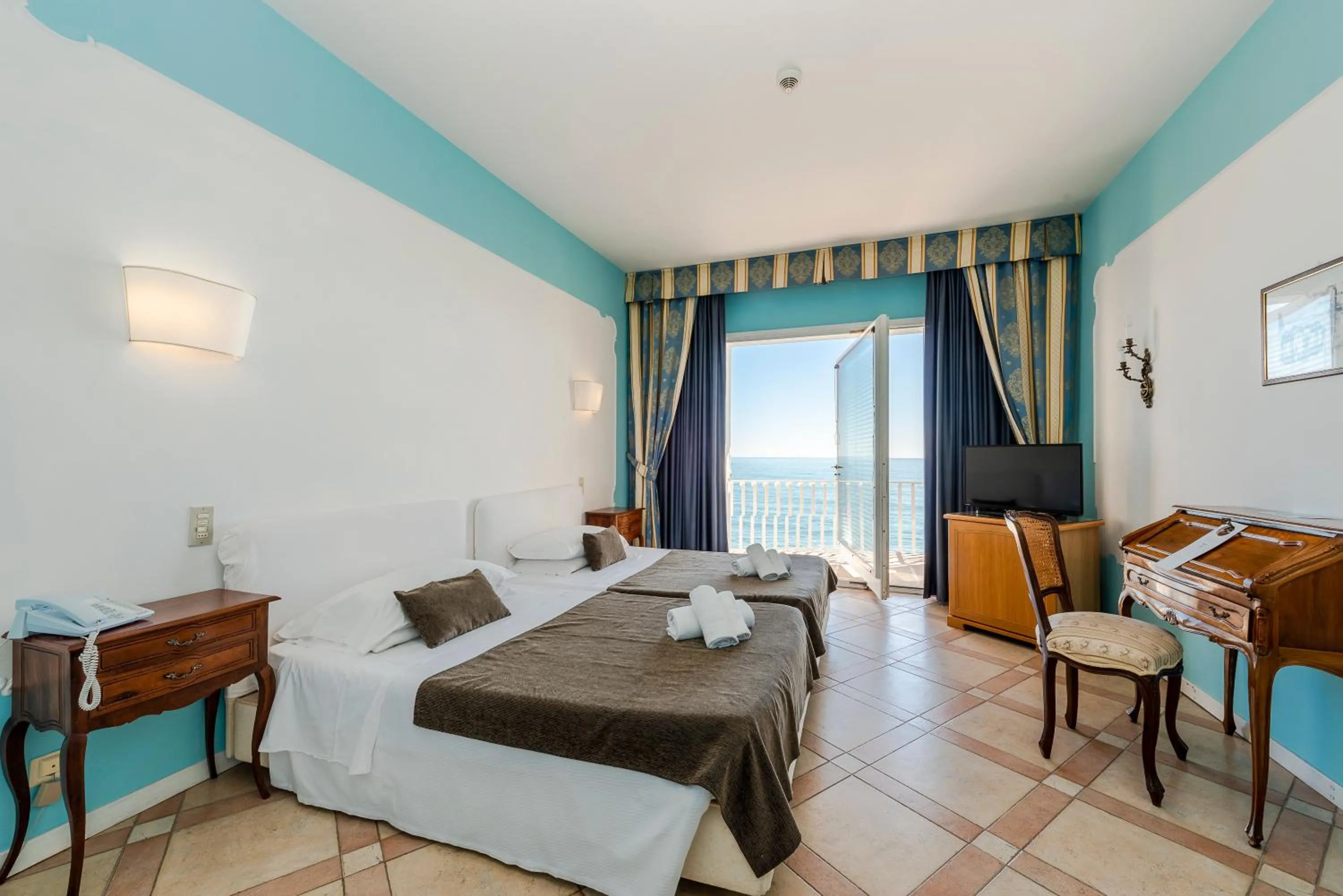 Bedroom, Bed in Hotel Ristorante Maga Circe