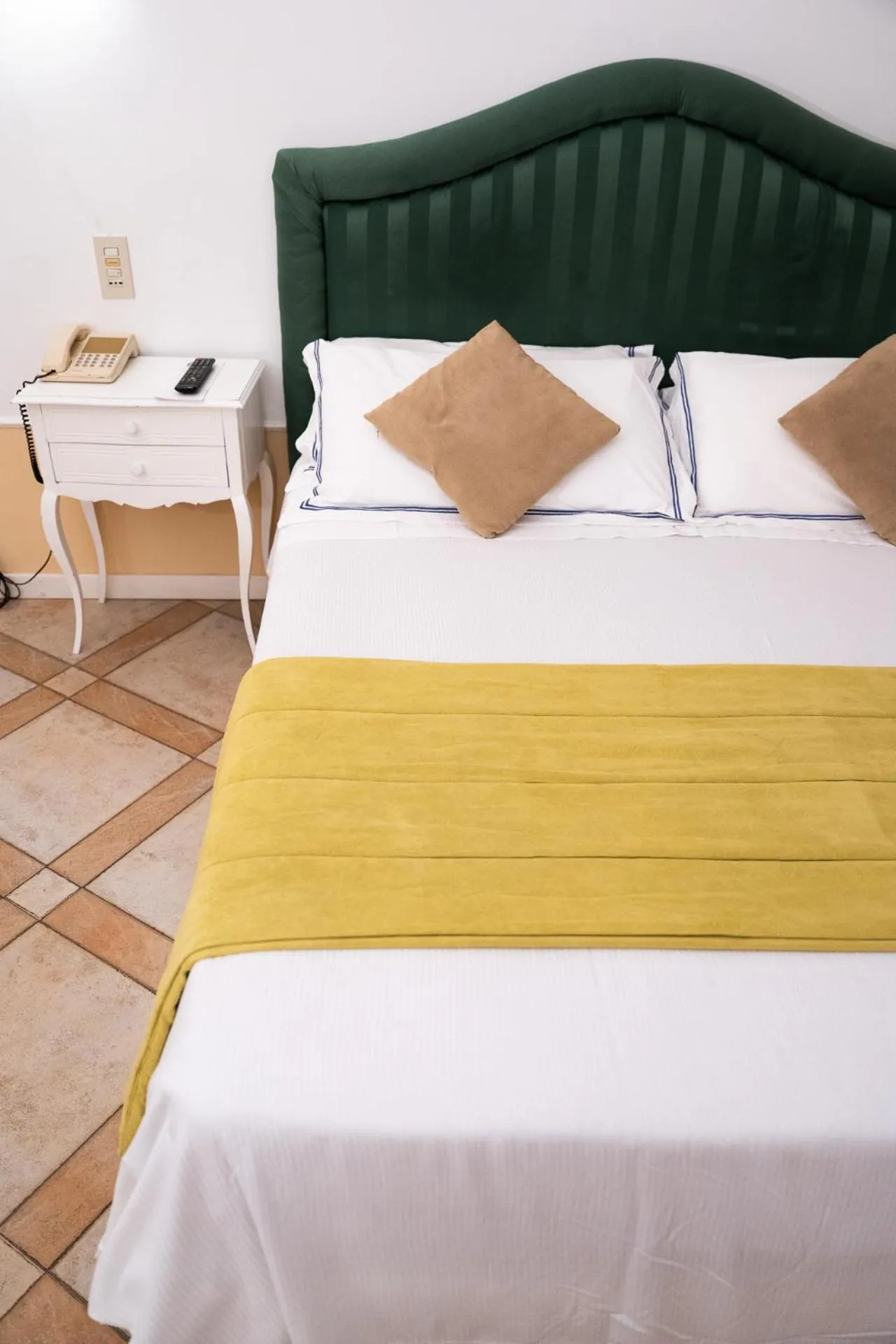 Bed in Hotel Ristorante Maga Circe