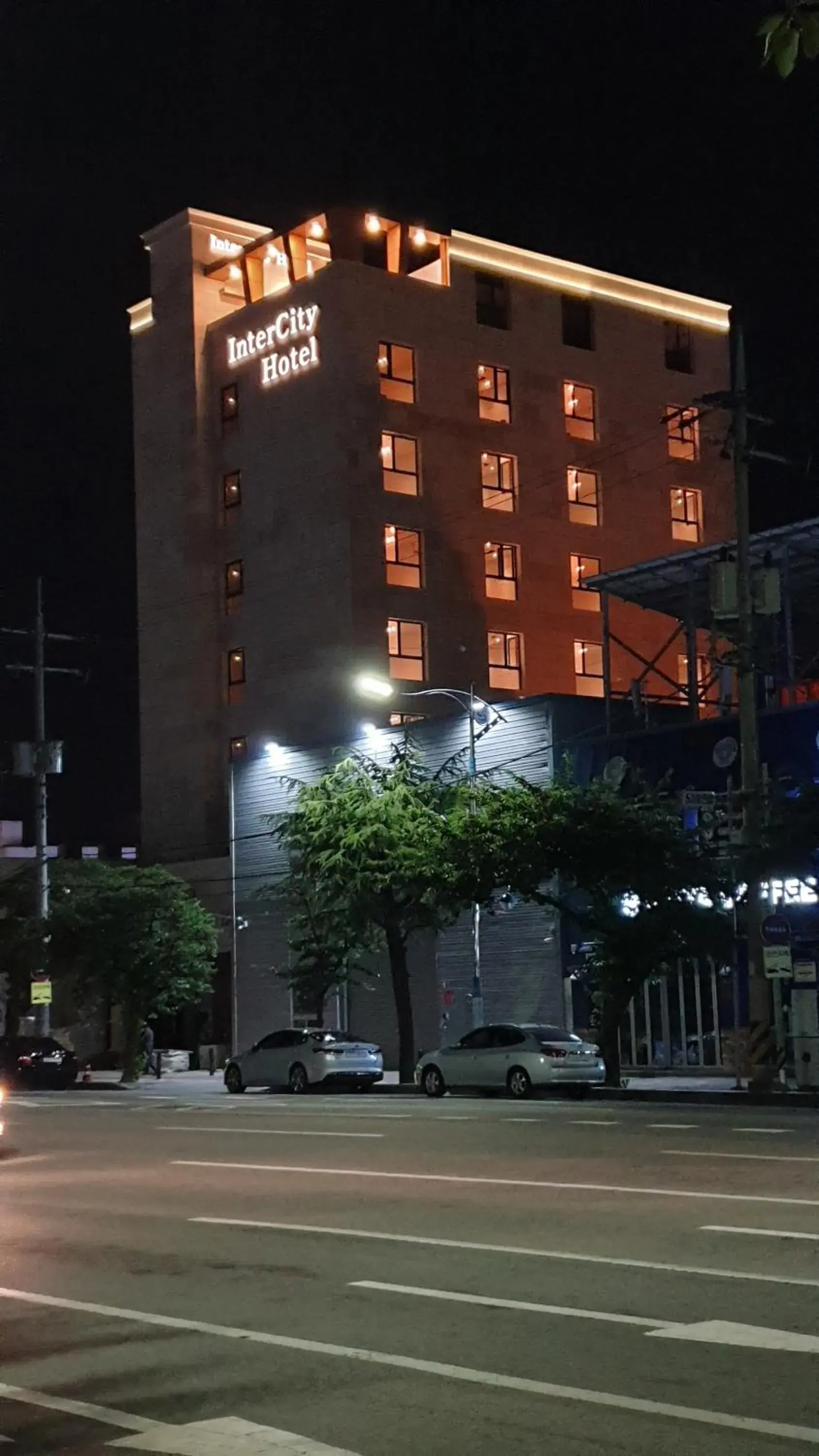 Property building in Jinhae Intercity Hotel Property building in Jinhae Intercity Hotel