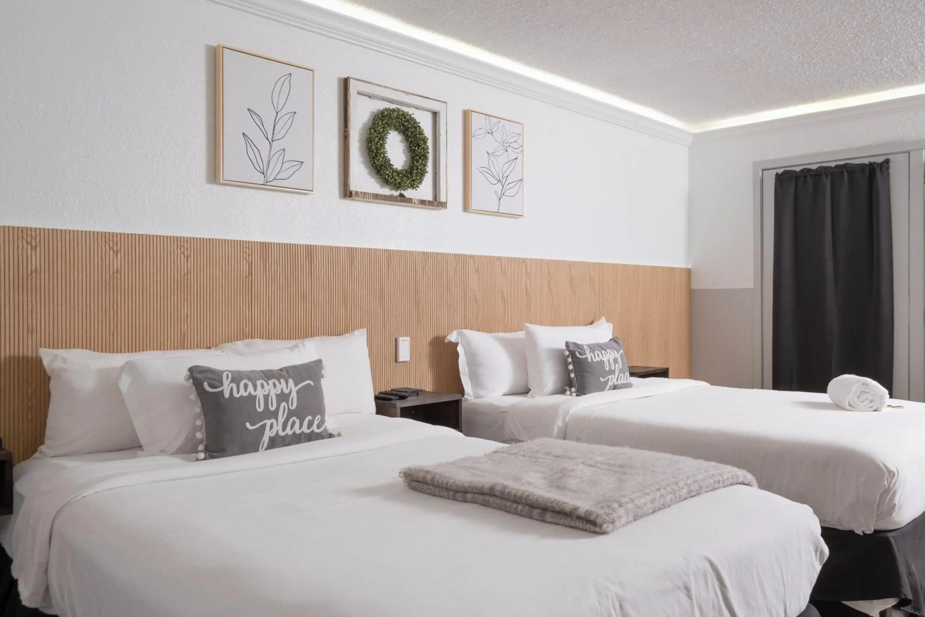 Bed in The Westerner - Extended Stay Bed in The Westerner - Extended Stay