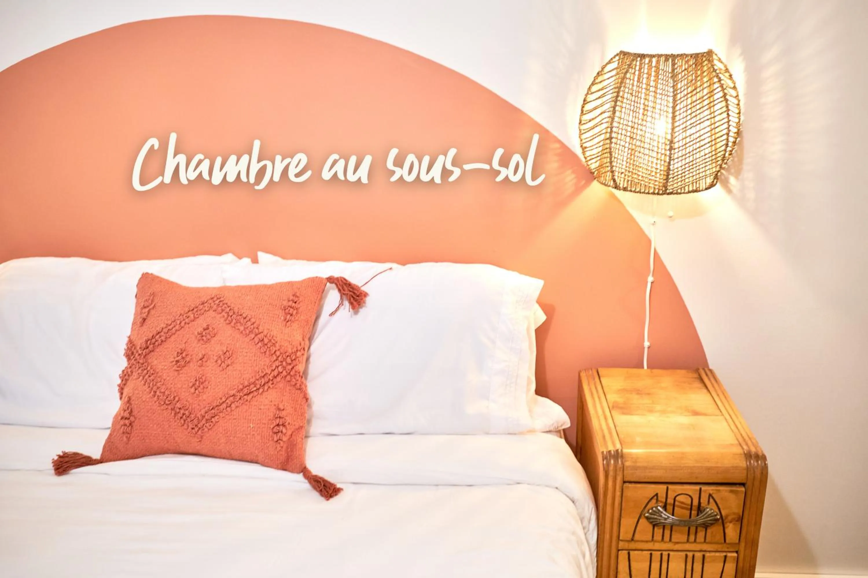 Bed in AUBERGE DU DIMANCHE - Hotel - Fjord-du-Saguenay - l'Anse-Saint-Jean - Riviere-Eternite