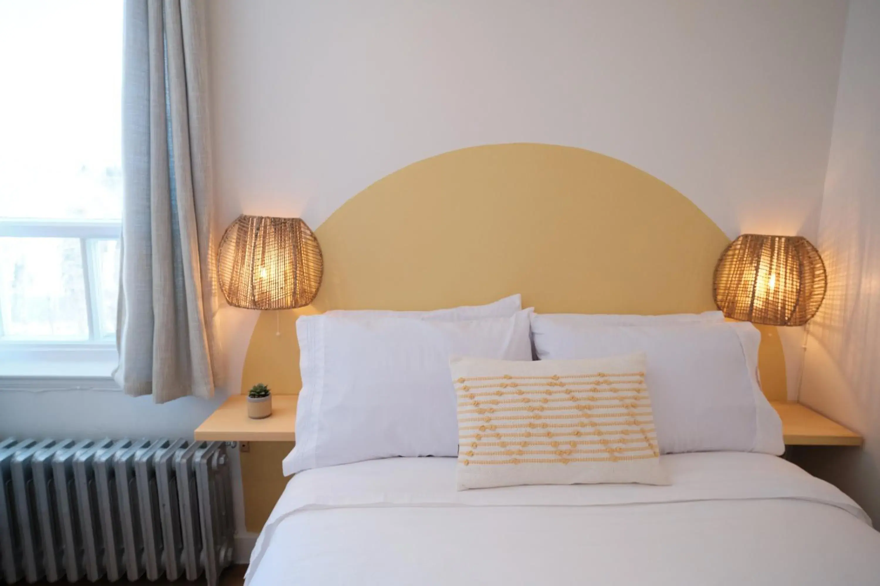 Double Room with Garden View in AUBERGE DU DIMANCHE - Hotel - Fjord-du-Saguenay - l'Anse-Saint-Jean - Riviere-Eternite Double Room with Garden View in AUBERGE DU DIMANCHE - Hotel - Fjord-du-Saguenay - l'Anse-Saint-Jean - Riviere-Eternite