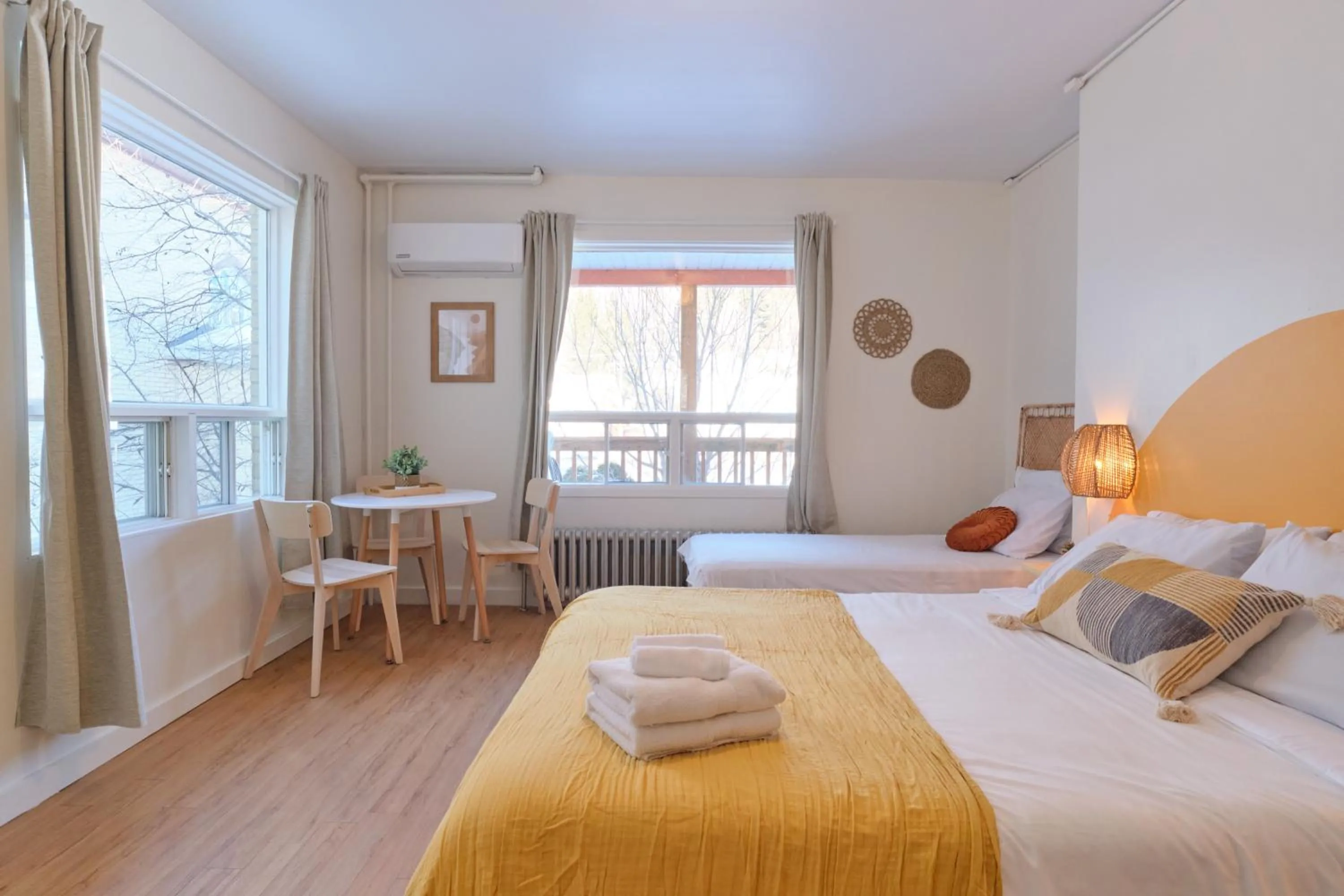 Bed in AUBERGE DU DIMANCHE - Hotel - Fjord-du-Saguenay - l'Anse-Saint-Jean - Riviere-Eternite