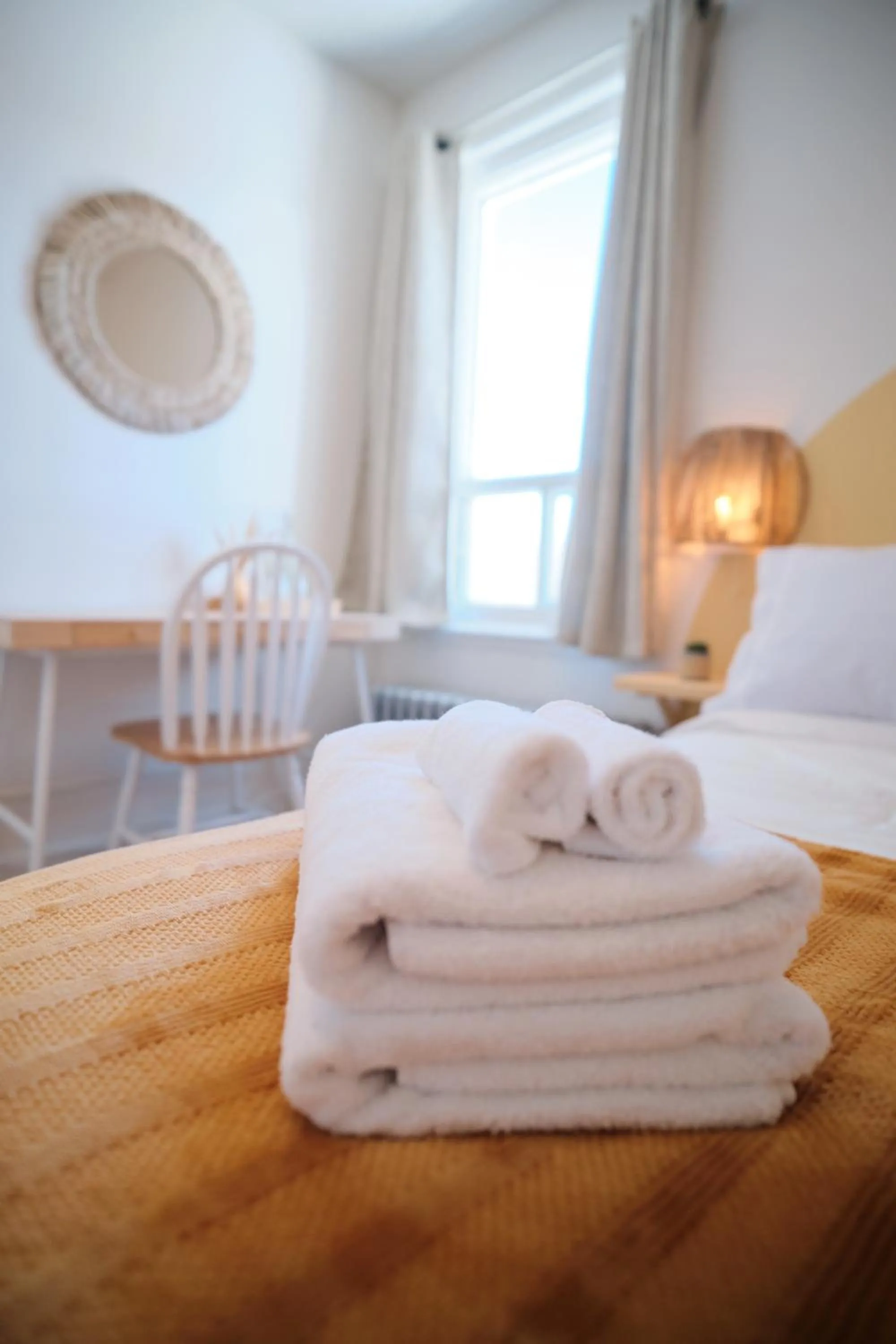 Bed in AUBERGE DU DIMANCHE - Hotel - Fjord-du-Saguenay - l'Anse-Saint-Jean - Riviere-Eternite