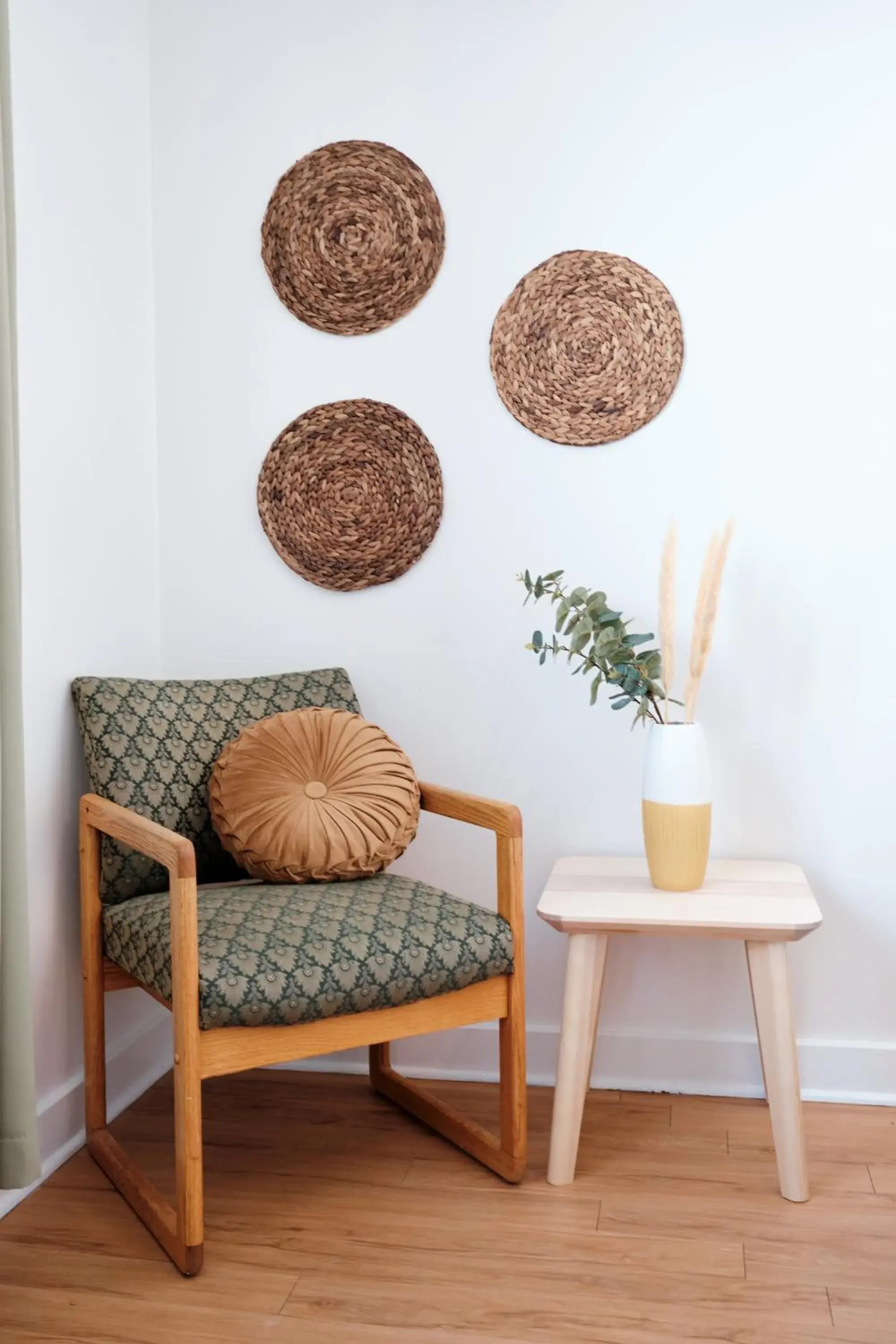 Triple Room with Shared Bathroom in AUBERGE DU DIMANCHE - Hotel - Fjord-du-Saguenay - l'Anse-Saint-Jean - Riviere-Eternite Triple Room with Shared Bathroom in AUBERGE DU DIMANCHE - Hotel - Fjord-du-Saguenay - l'Anse-Saint-Jean - Riviere-Eternite