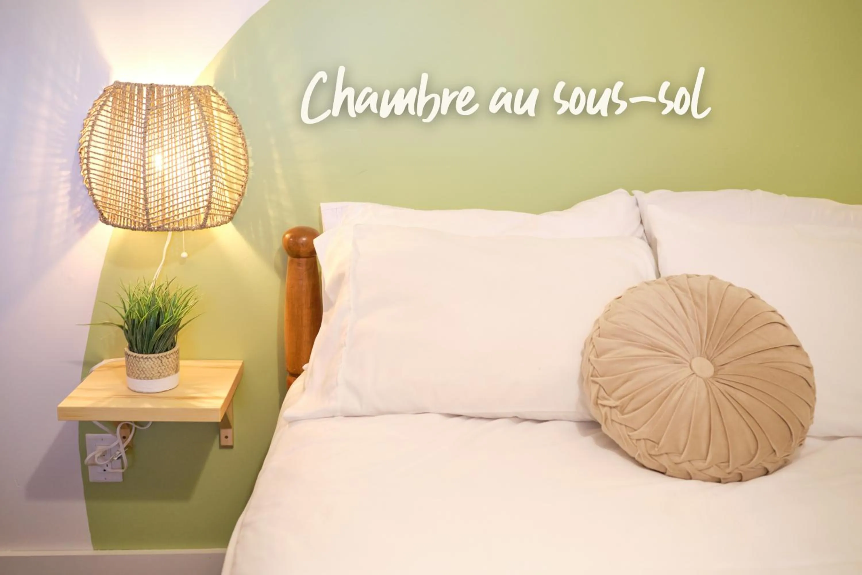 Bed in AUBERGE DU DIMANCHE - Hotel - Fjord-du-Saguenay - l'Anse-Saint-Jean - Riviere-Eternite