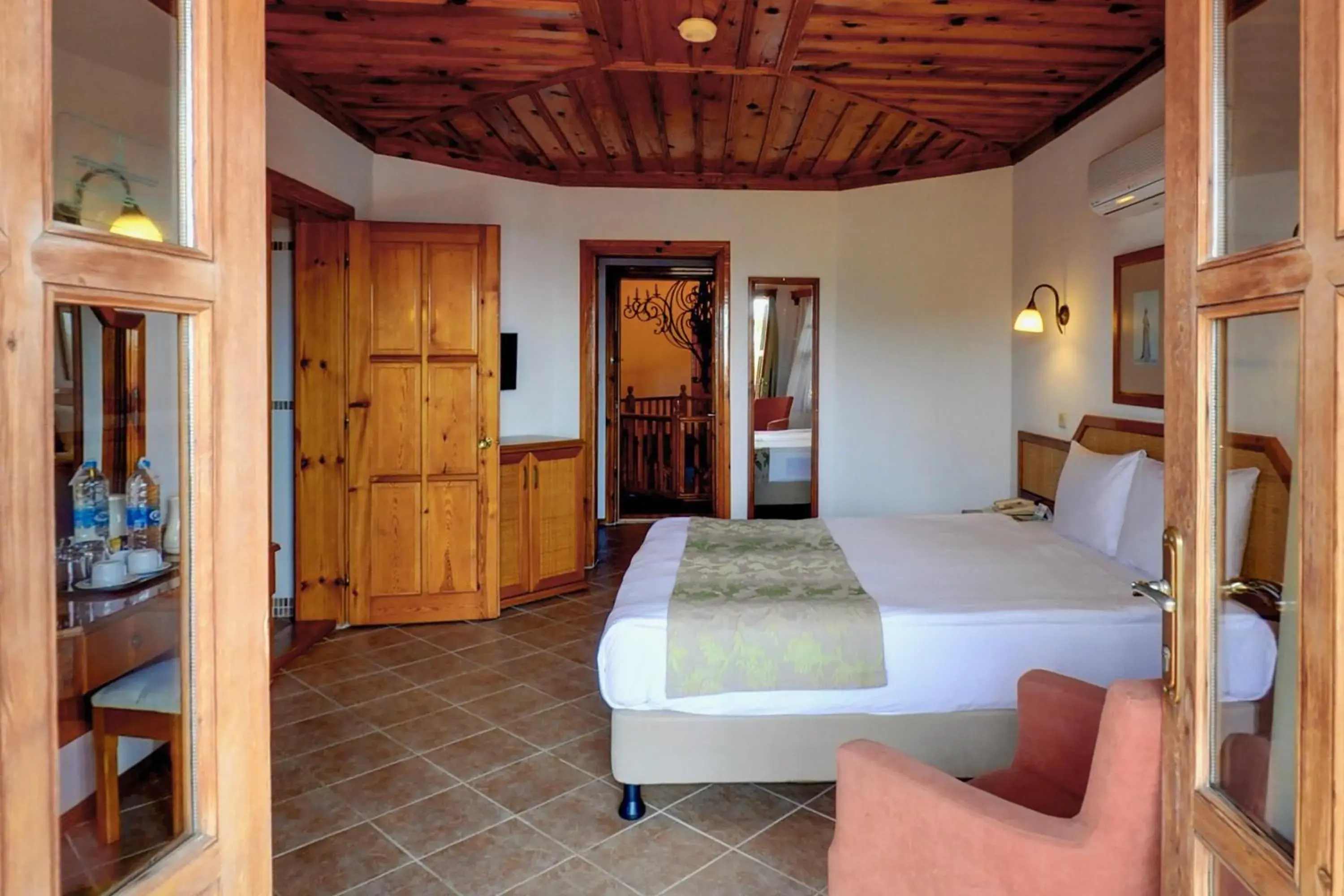 Bed in Montana Pine Resort - All Inclusive Bed in Montana Pine Resort - All Inclusive