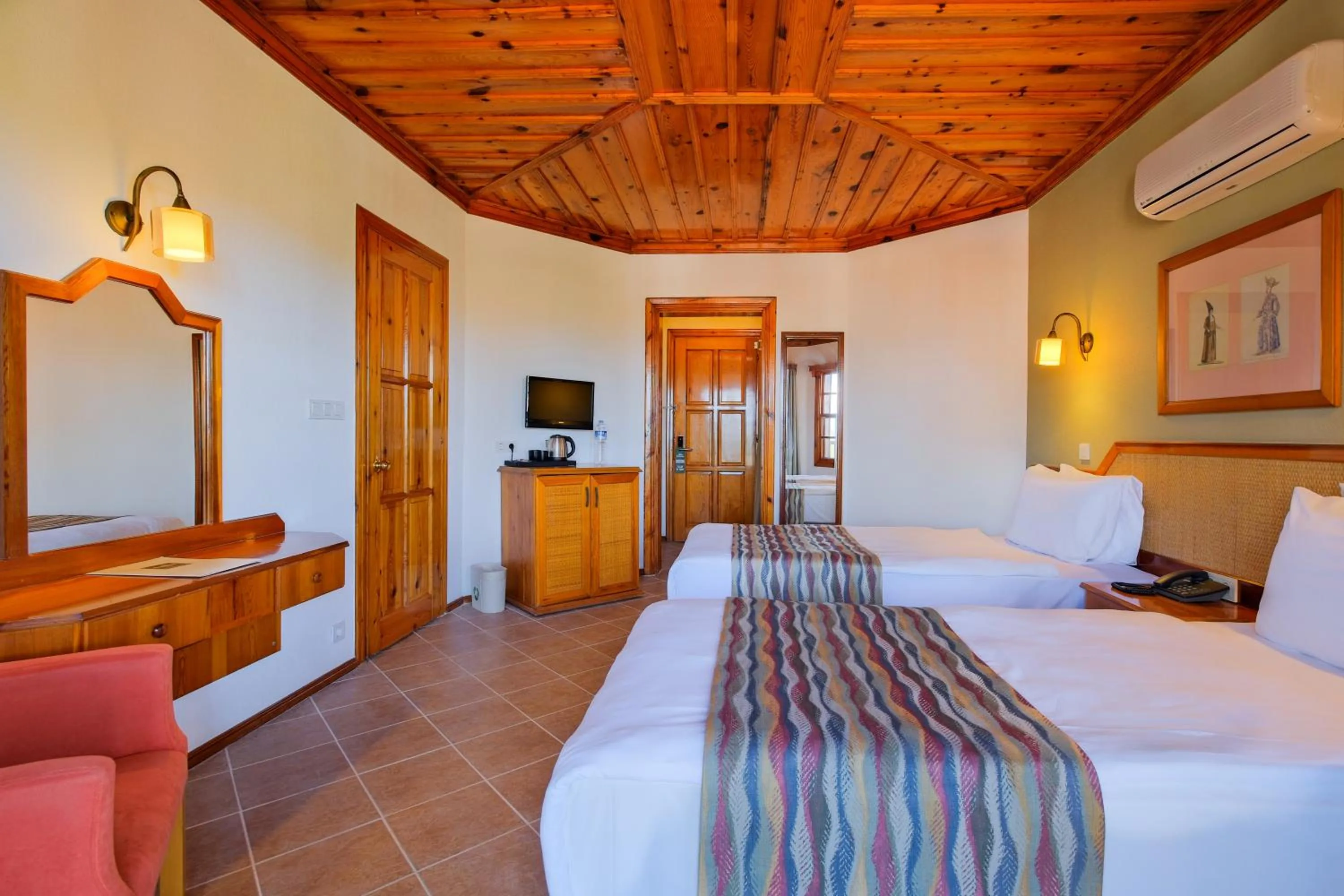 Bed in Montana Pine Resort - All Inclusive