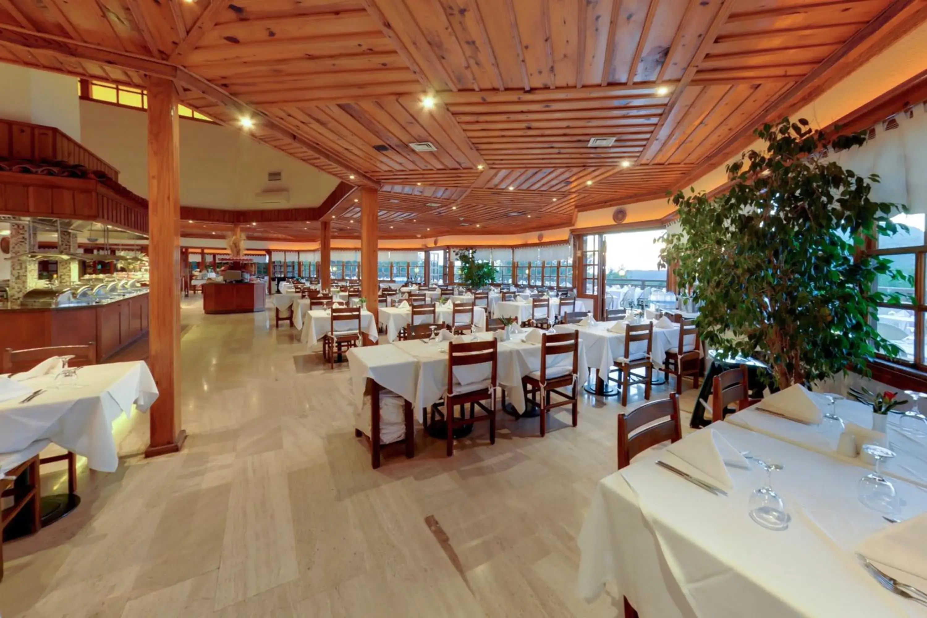 Restaurant/places to eat in Montana Pine Resort - All Inclusive Restaurant/places to eat in Montana Pine Resort - All Inclusive