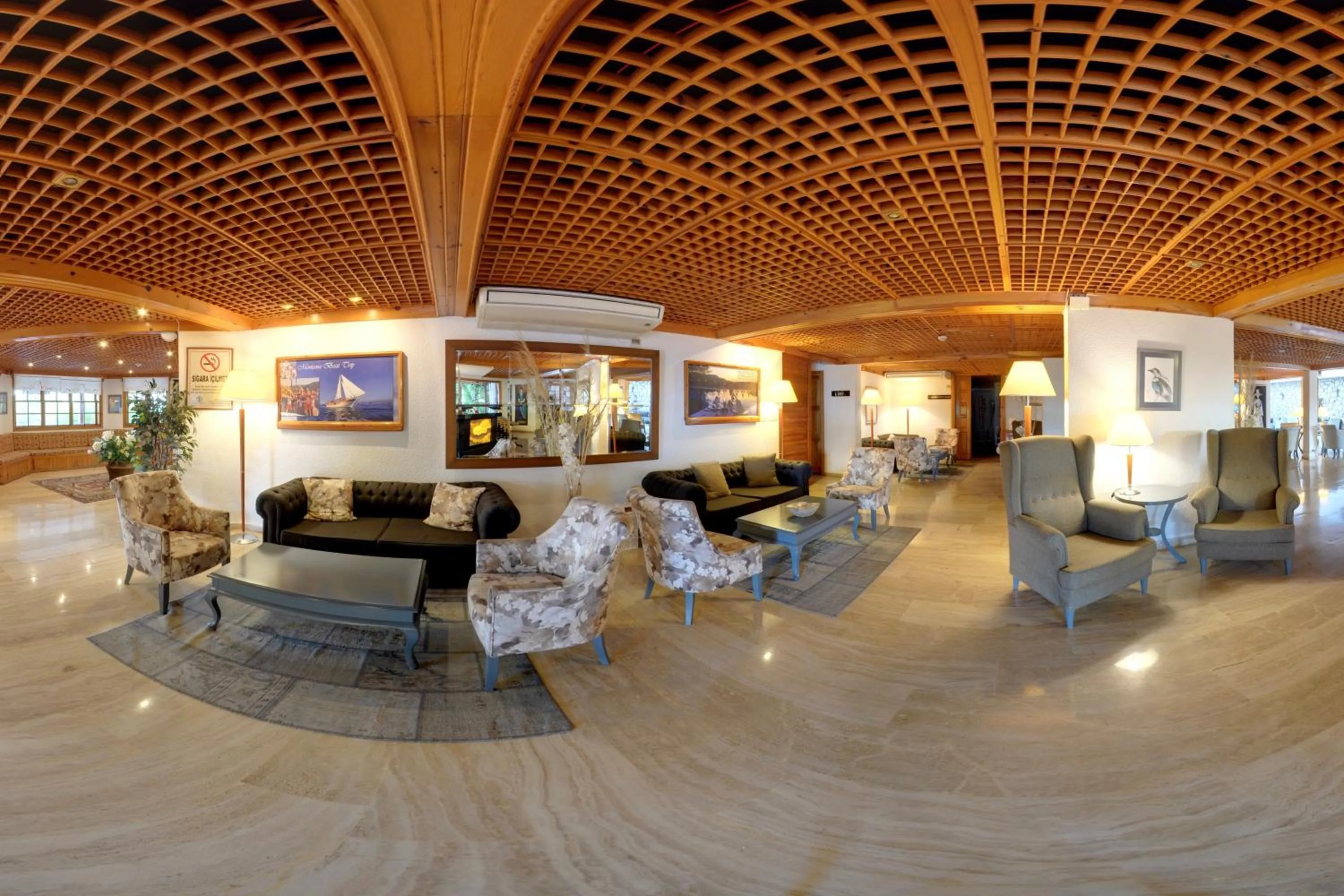 Lobby or reception in Montana Pine Resort - All Inclusive
