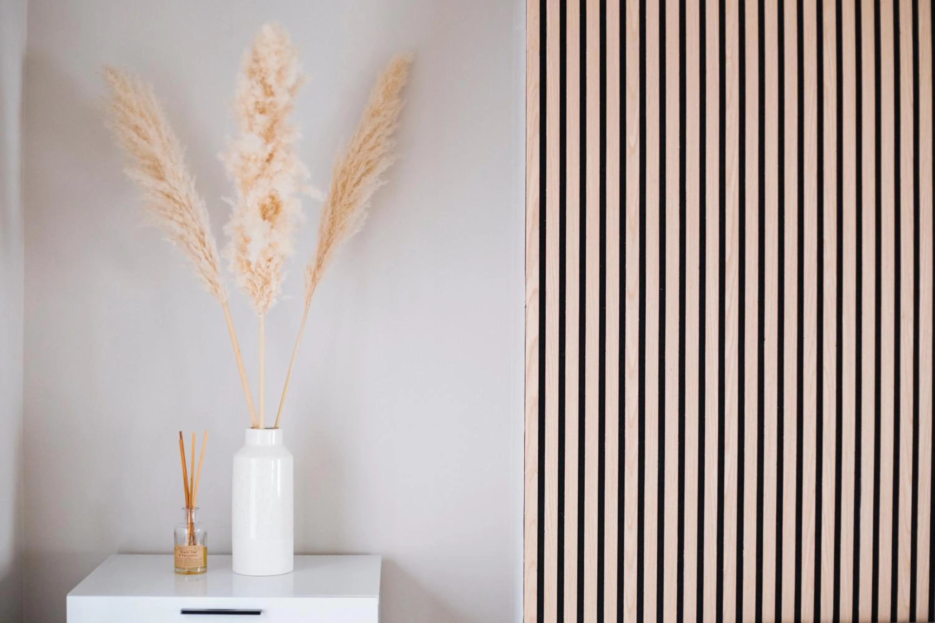 Decorative detail in Eden Grove - Islington - Studio Apartment