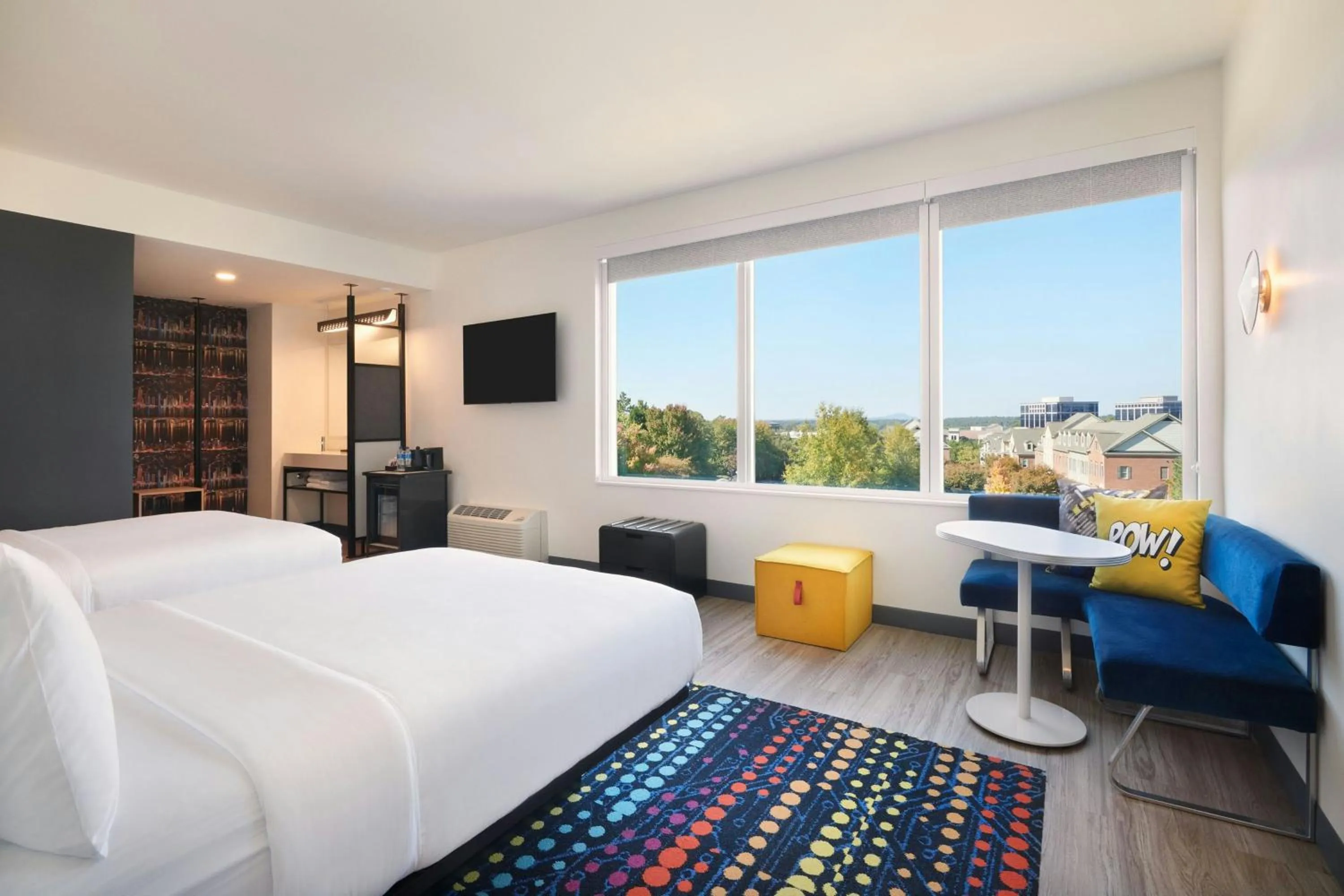 Photo of the whole room, Bed in Aloft Atlanta Perimeter Center